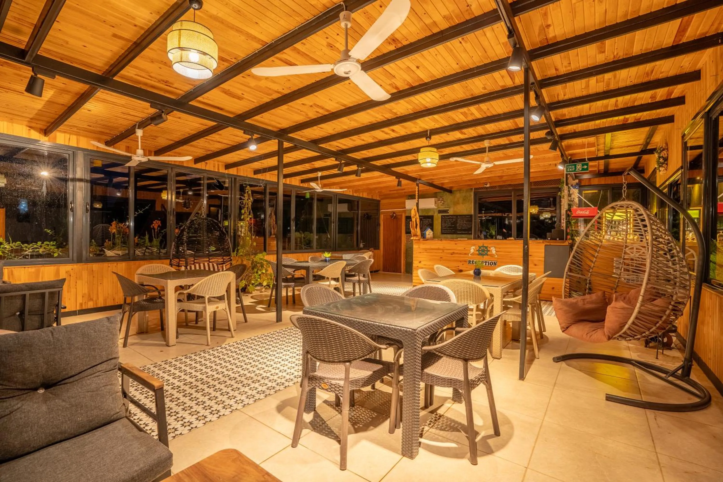 Restaurant/places to eat in Karaöz Sapphire Bungalows