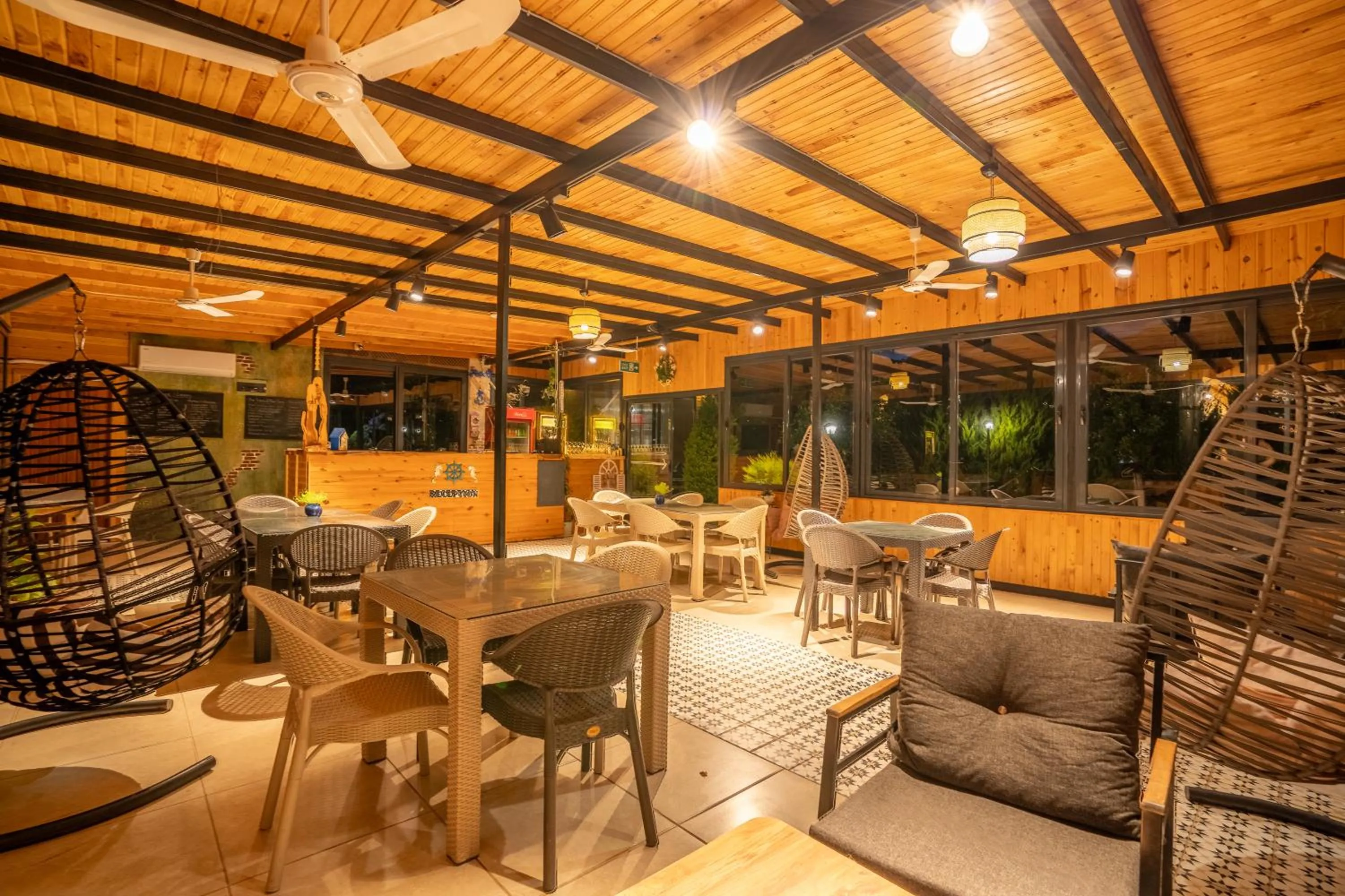 Restaurant/places to eat in Karaöz Sapphire Bungalows