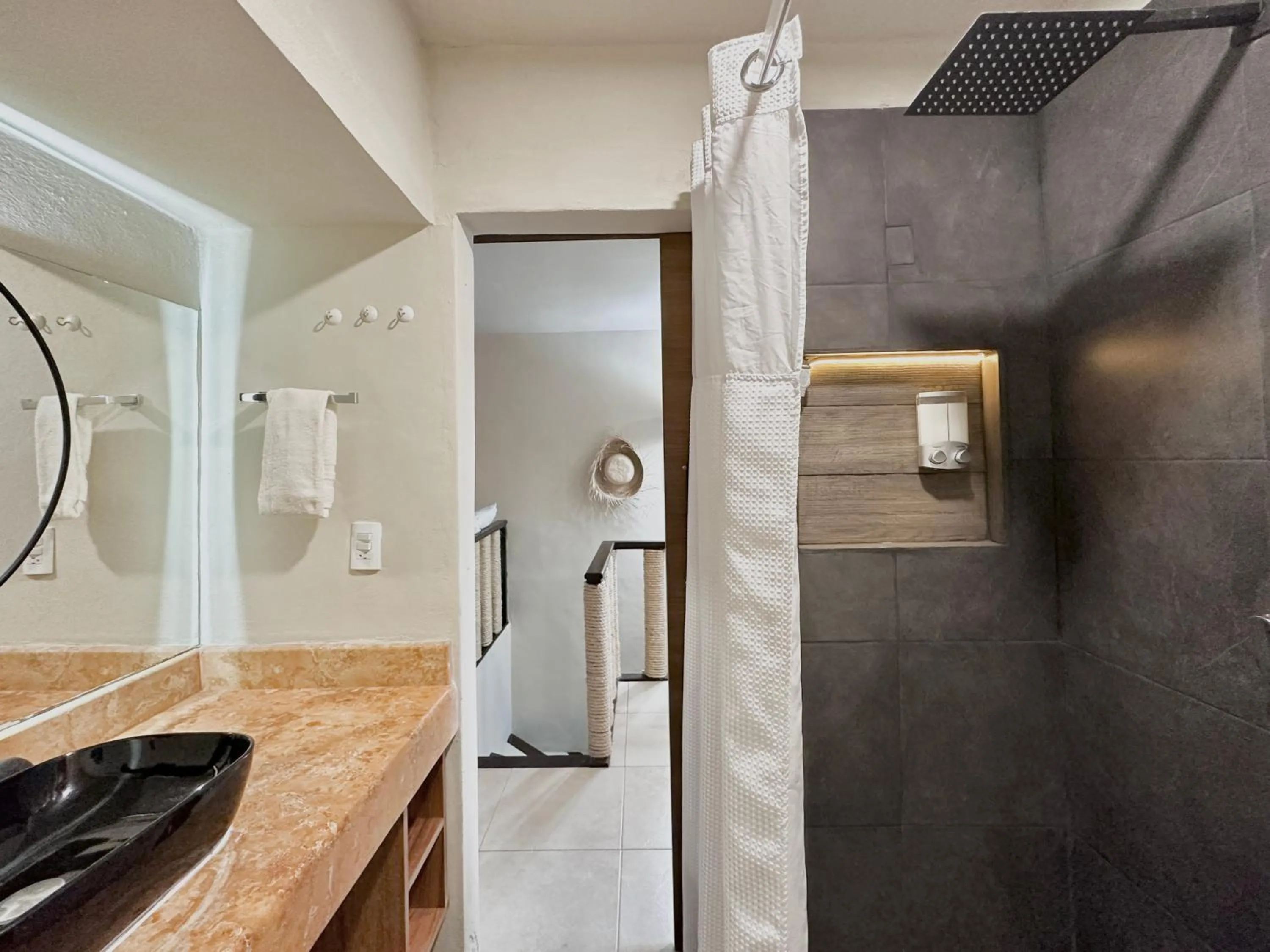 Sole & Mare by Andiani Travel