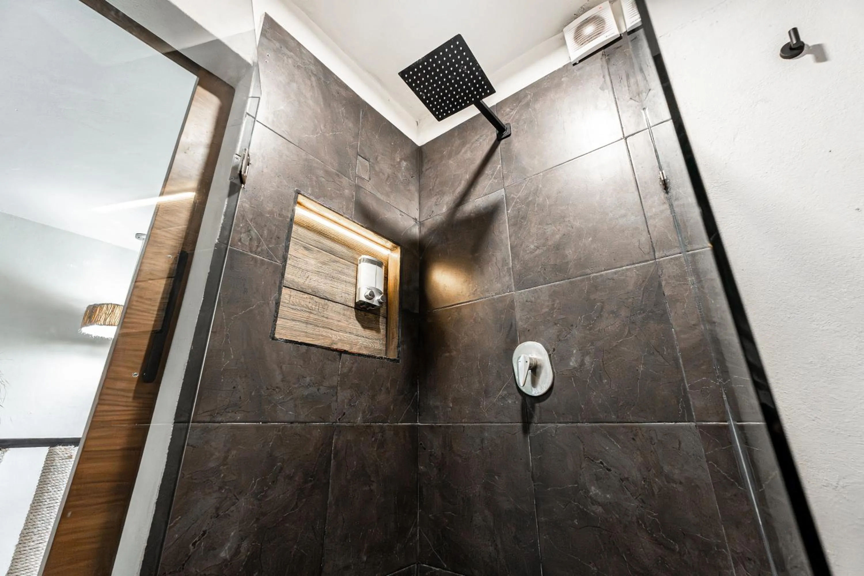 Sole & Mare by Andiani Travel