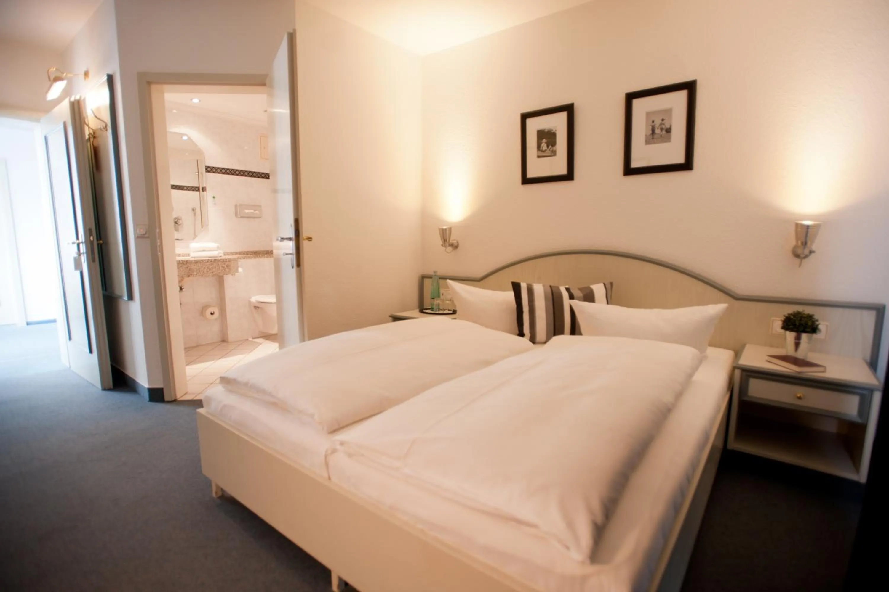 Bed in Hotel Friesenhof