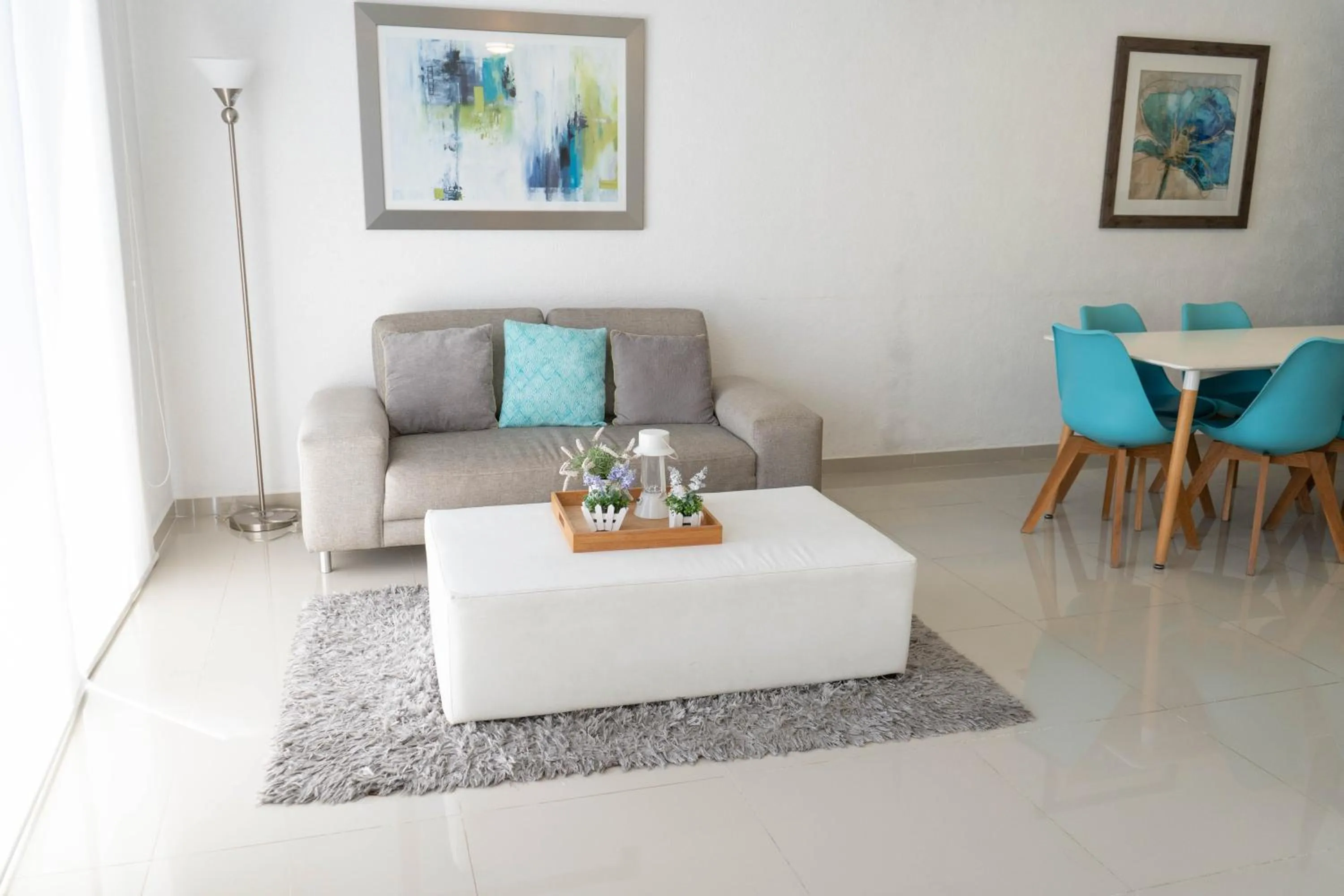 Living room in Yikal Suites by Andiani Travel