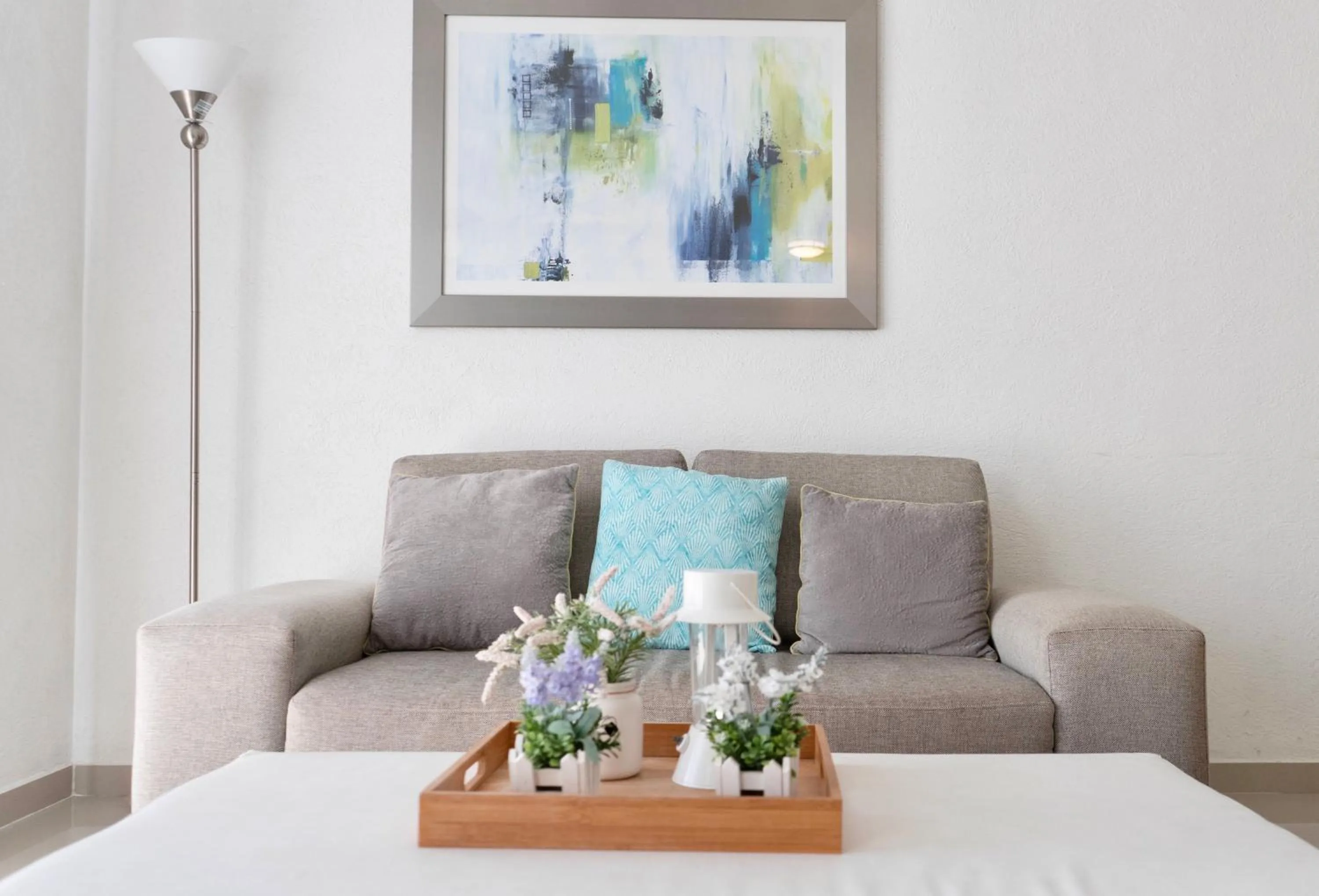 Living room in Yikal Suites by Andiani Travel