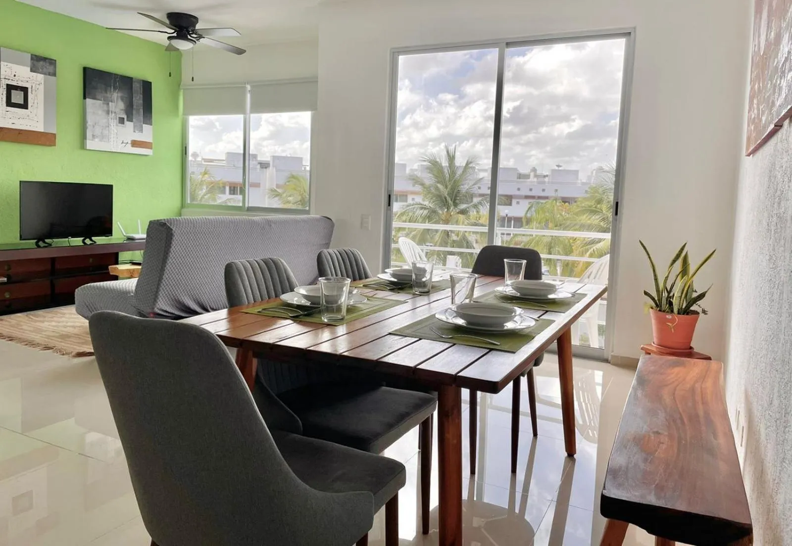 Living room in Yikal Suites by Andiani Travel