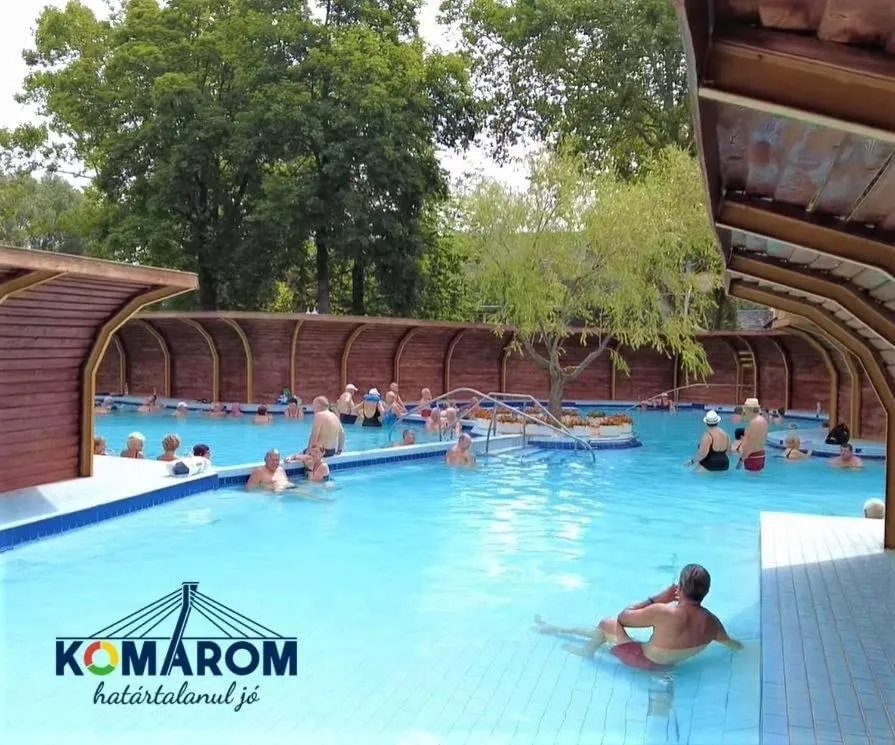 Hot Spring Bath in Hét Vezér Apartmanhotel