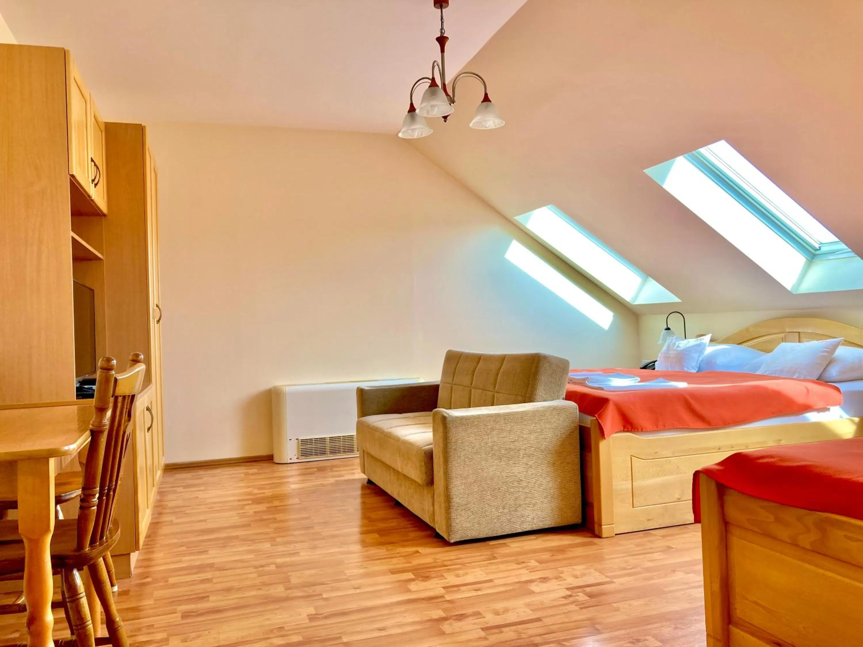 Bedroom, Bed in Hét Vezér Apartmanhotel