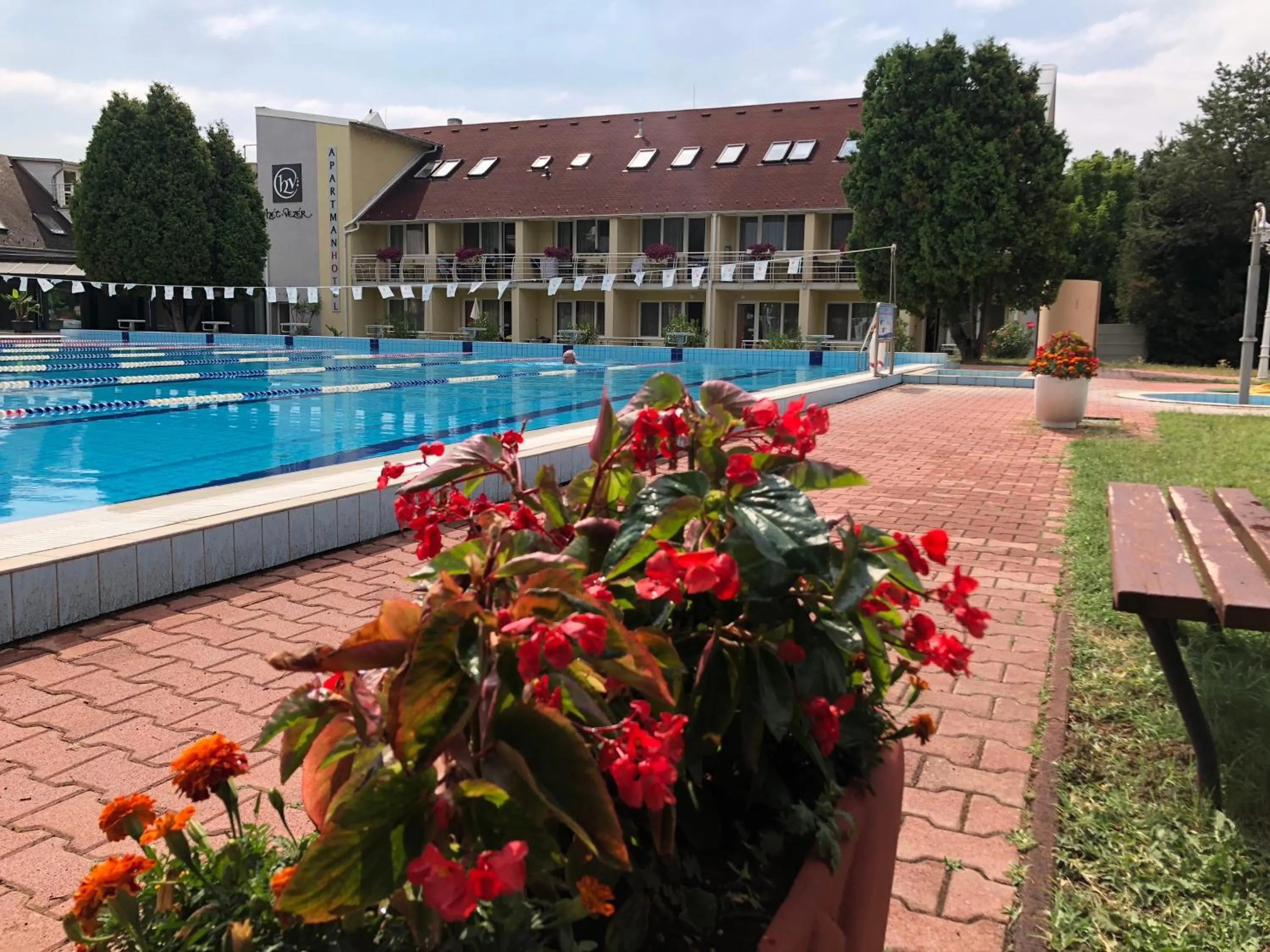 Property building in Hét Vezér Apartmanhotel