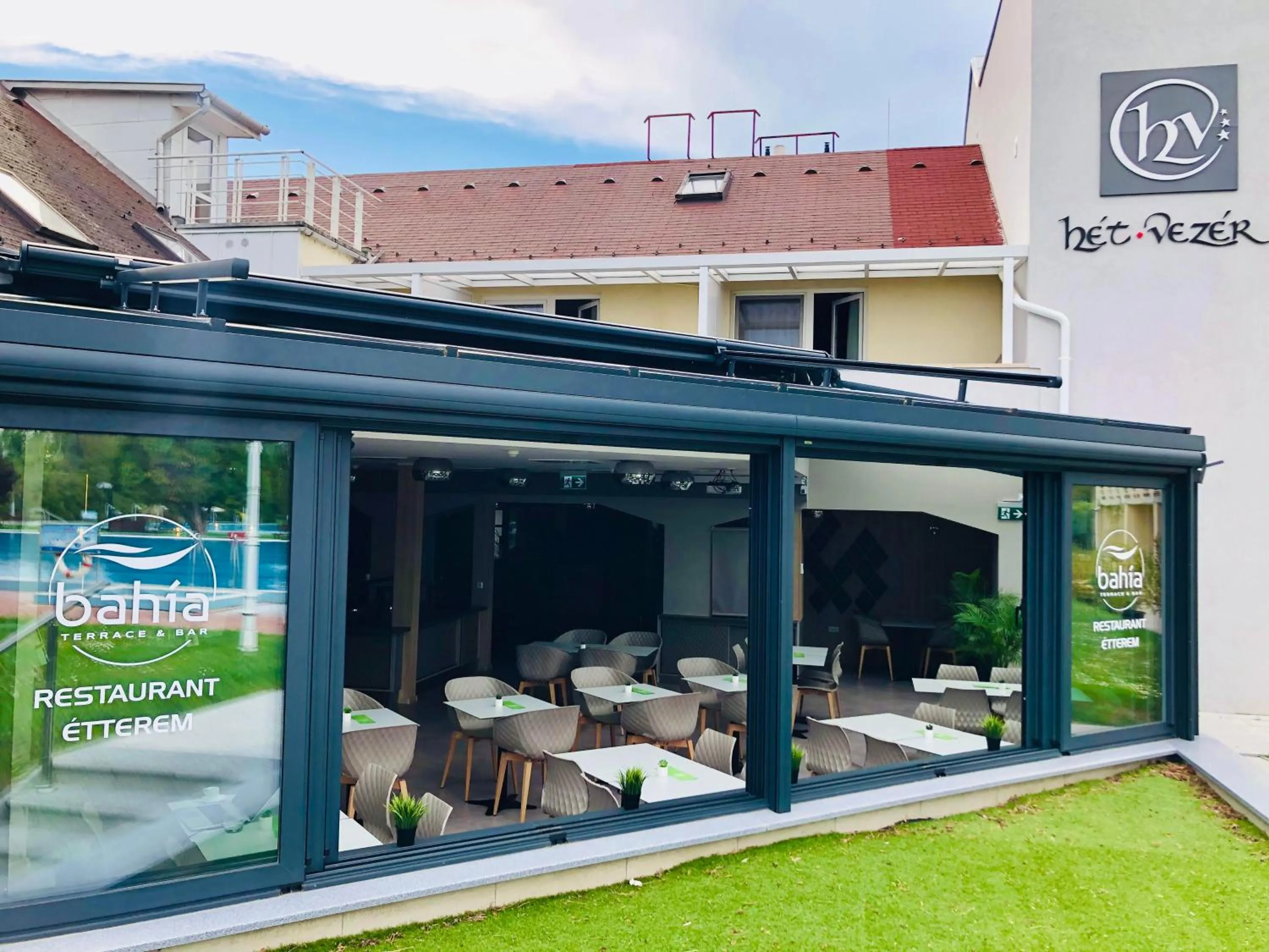 Restaurant/places to eat in Hét Vezér Apartmanhotel