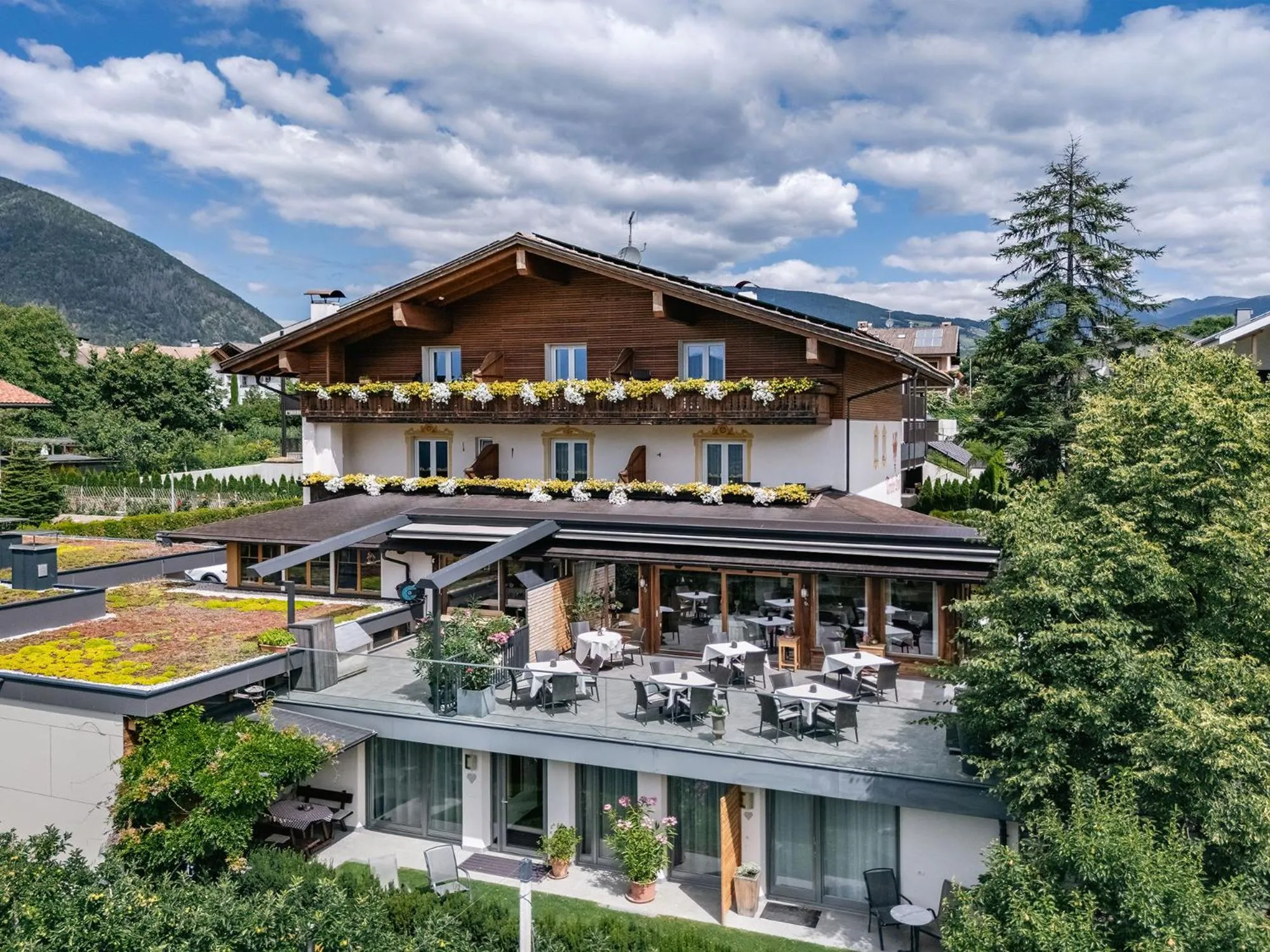 Property building in Tirolerhof - panoramic apartments