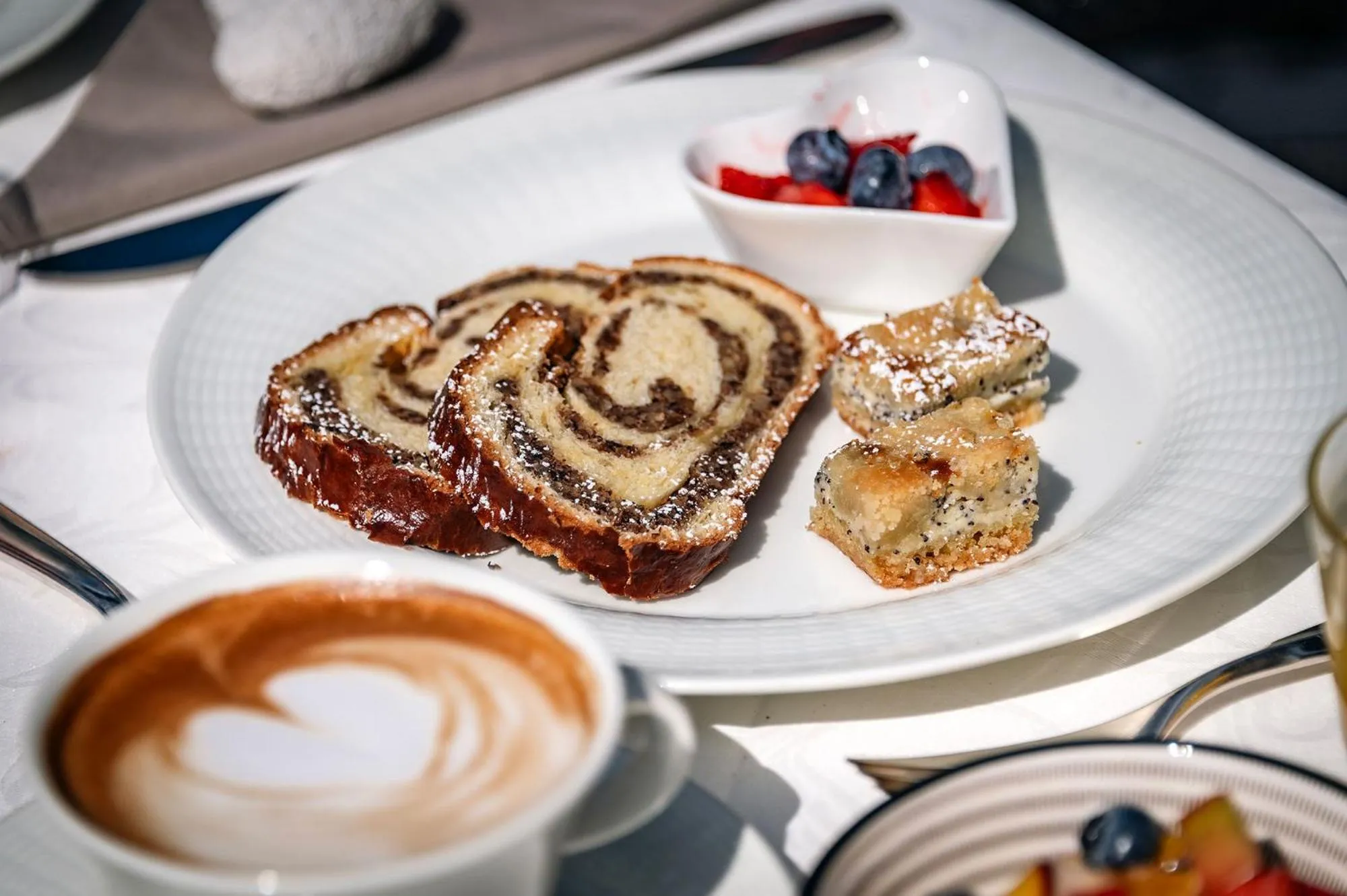 Breakfast in Tirolerhof - panoramic apartments