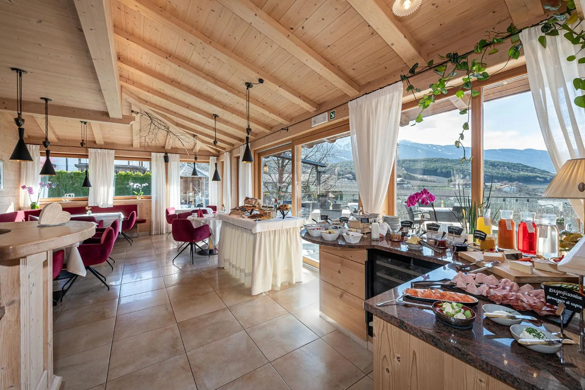 Breakfast in Tirolerhof - panoramic apartments