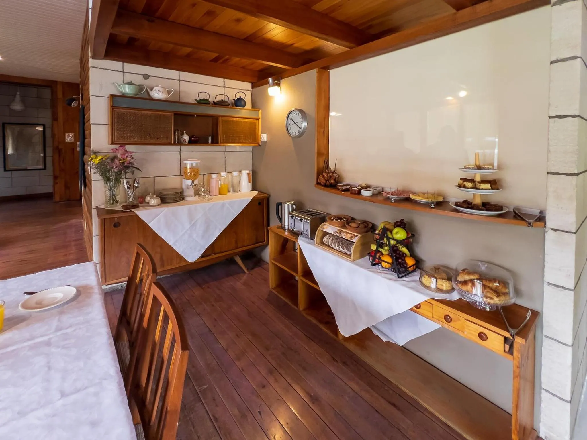 Food and drinks in Wesley House Hosteria Boutique