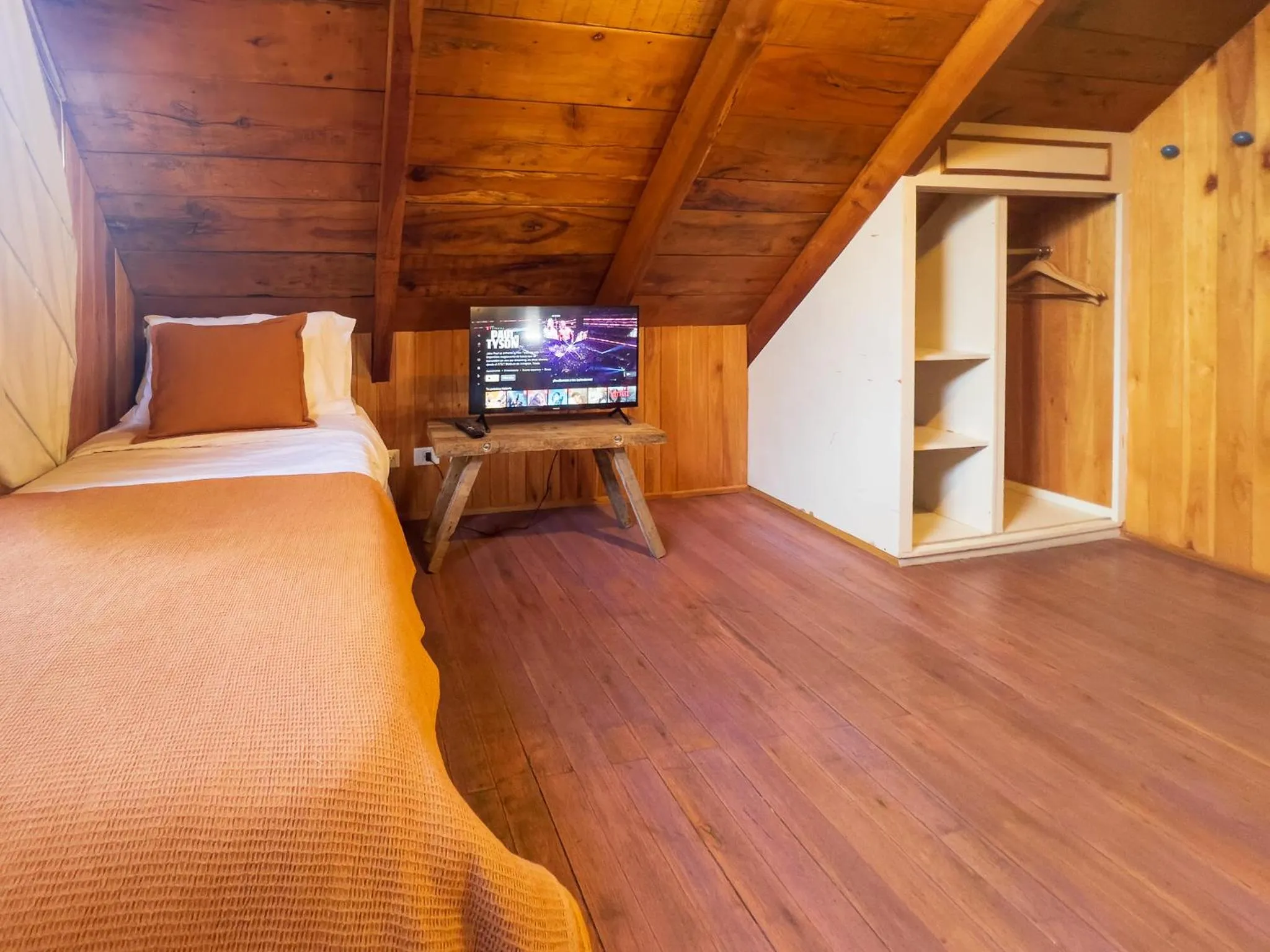 Communal lounge/ TV room, Bed in Wesley House Hosteria Boutique