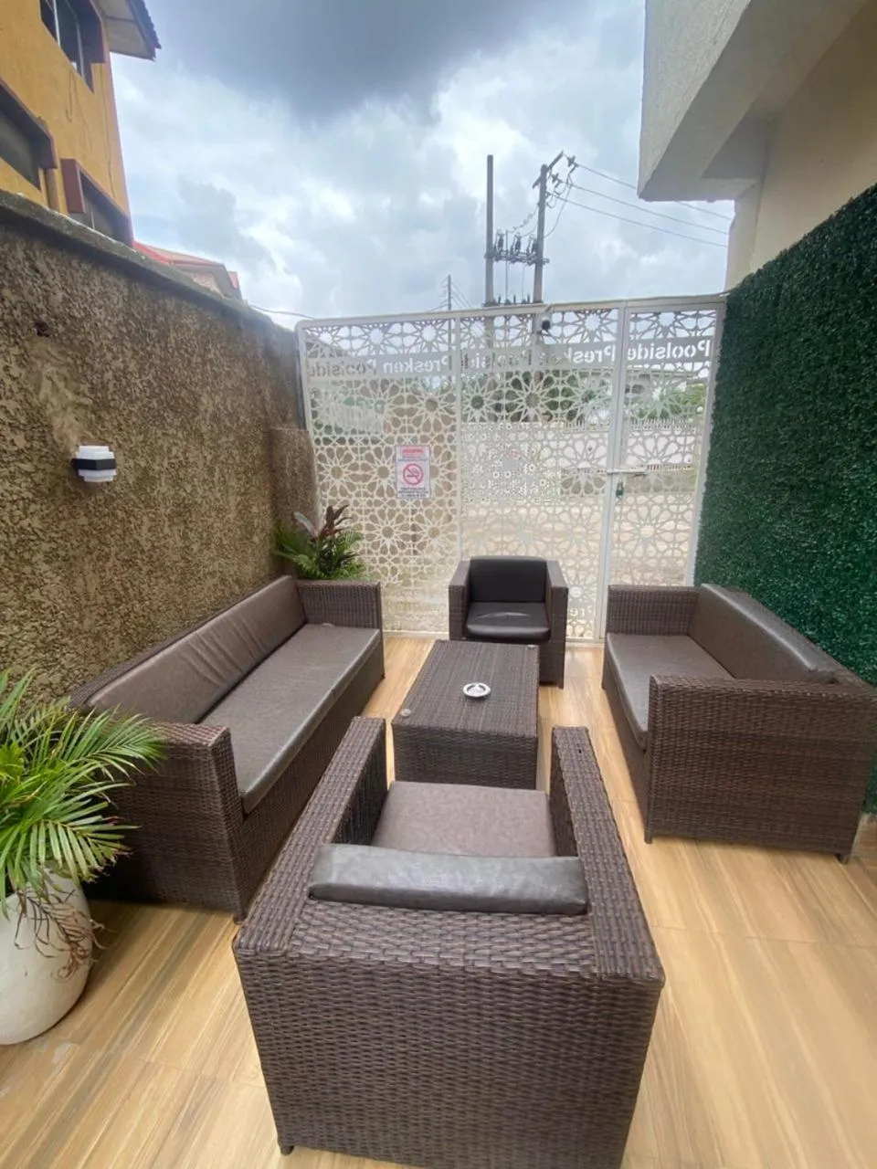 Swimming pool in Presken Hotel Alade, Ikeja