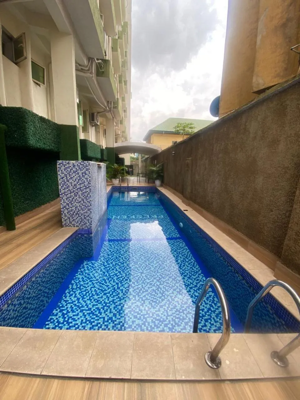 Swimming pool in Presken Hotel Alade, Ikeja