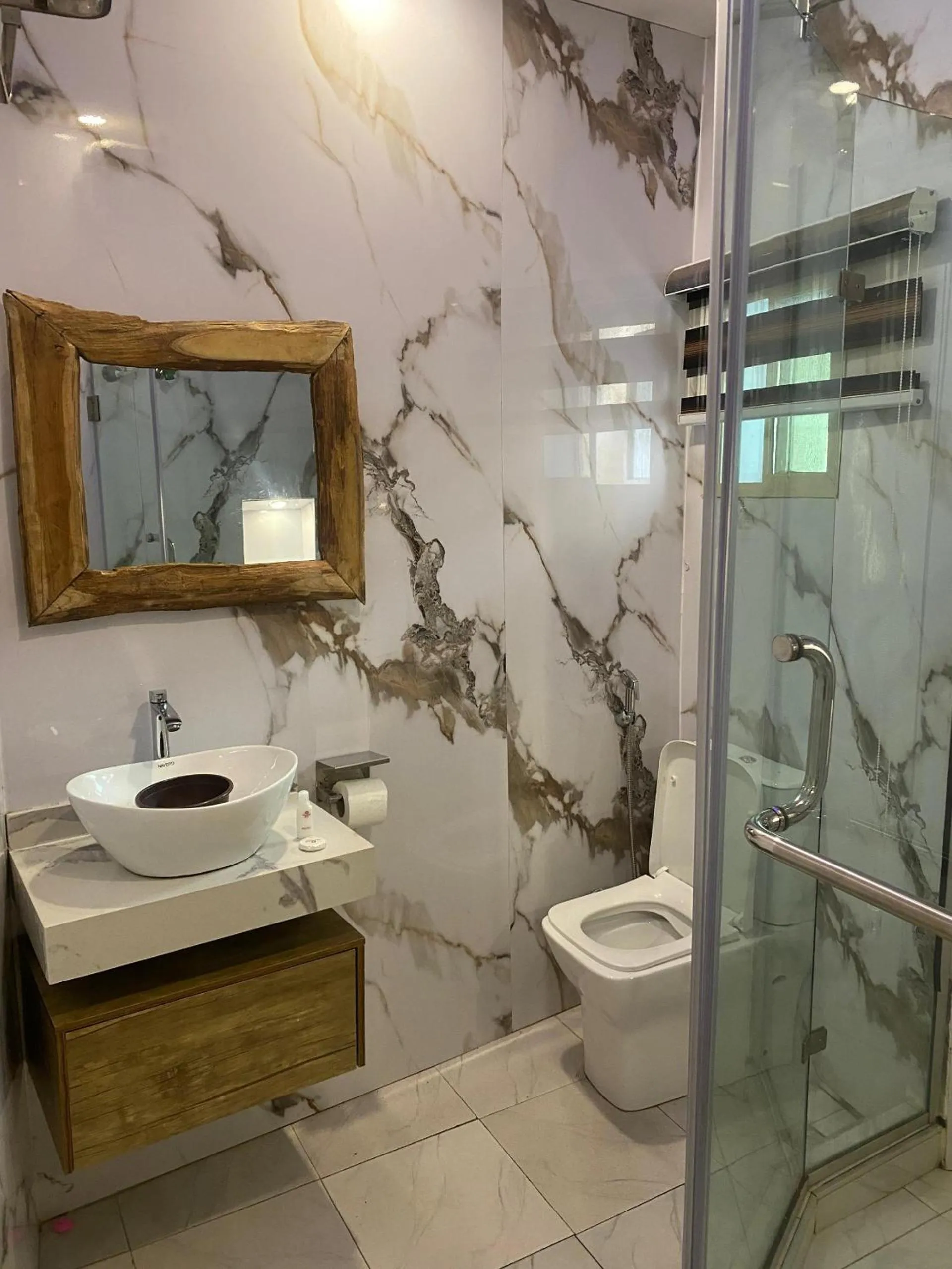 Presken Hotel Alade, Ikeja