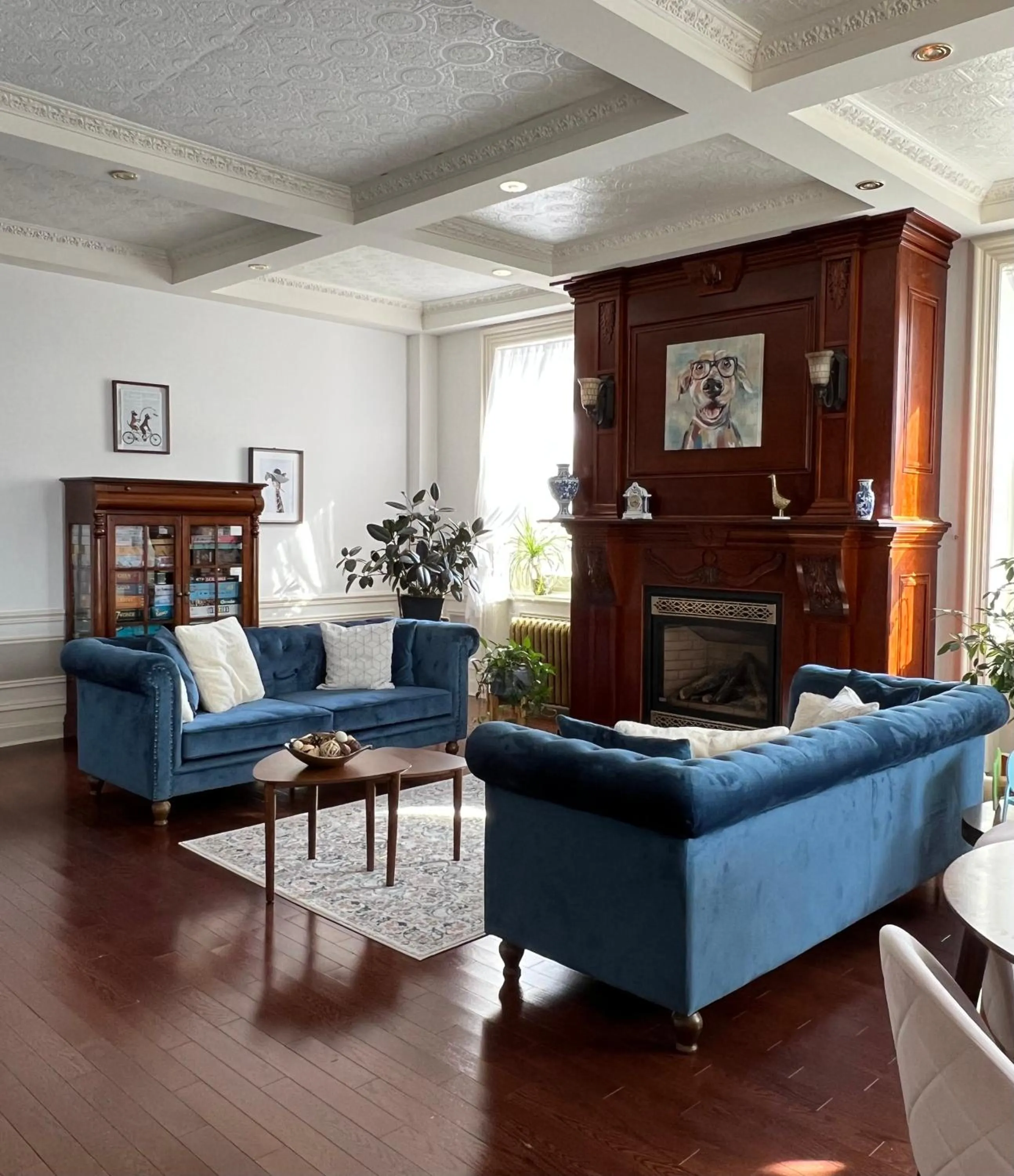 Communal lounge/ TV room in La Demeure du Capitaine