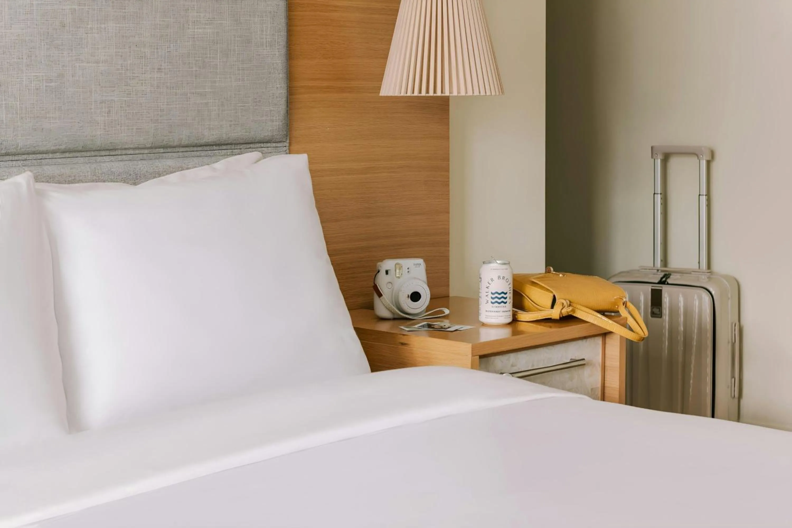 Bedroom, Bed in The Abbey Hotel Miami Beach, Sonder by Marriott Bonvoy