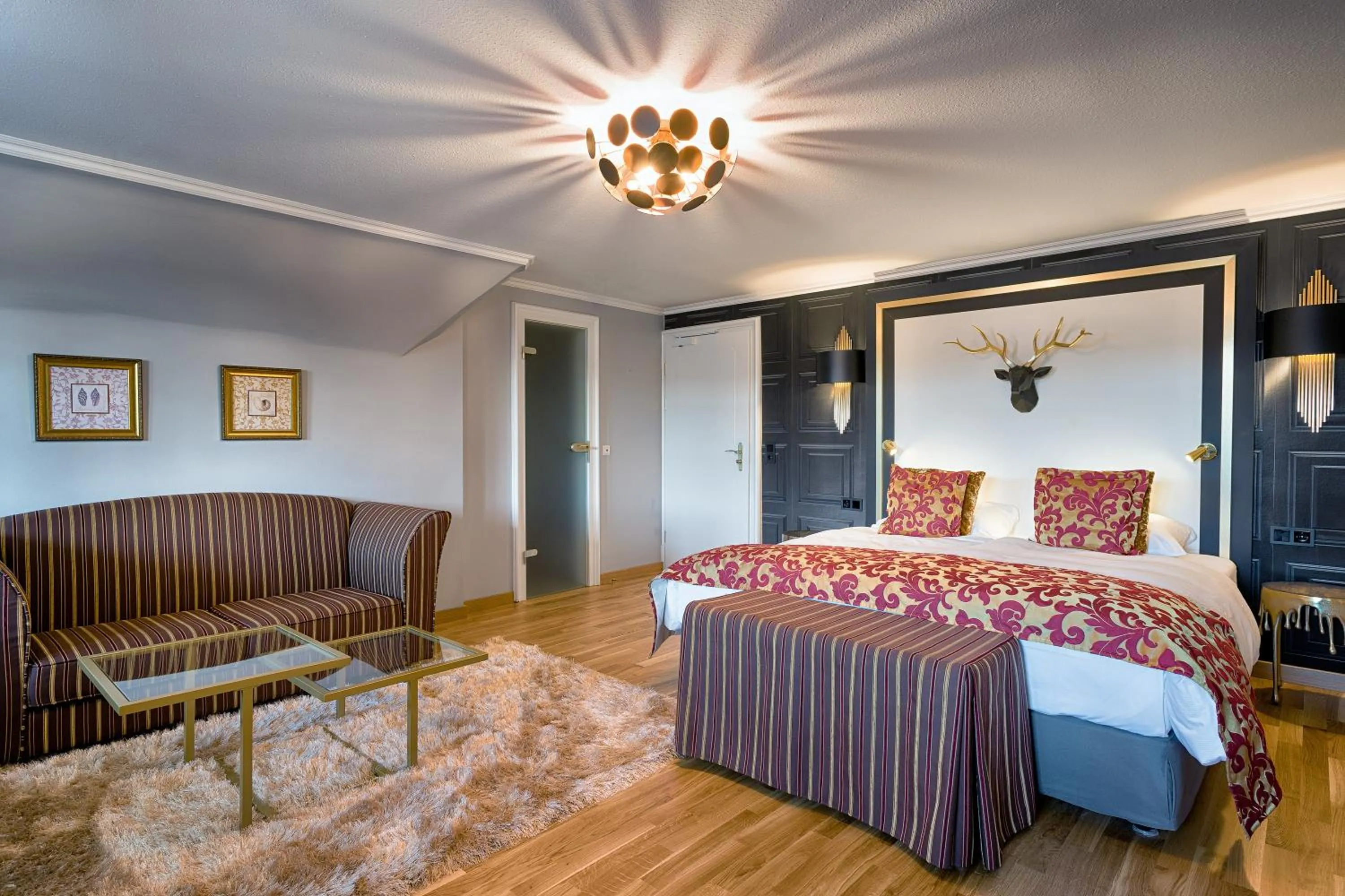 Bed in Parkhotel Adler