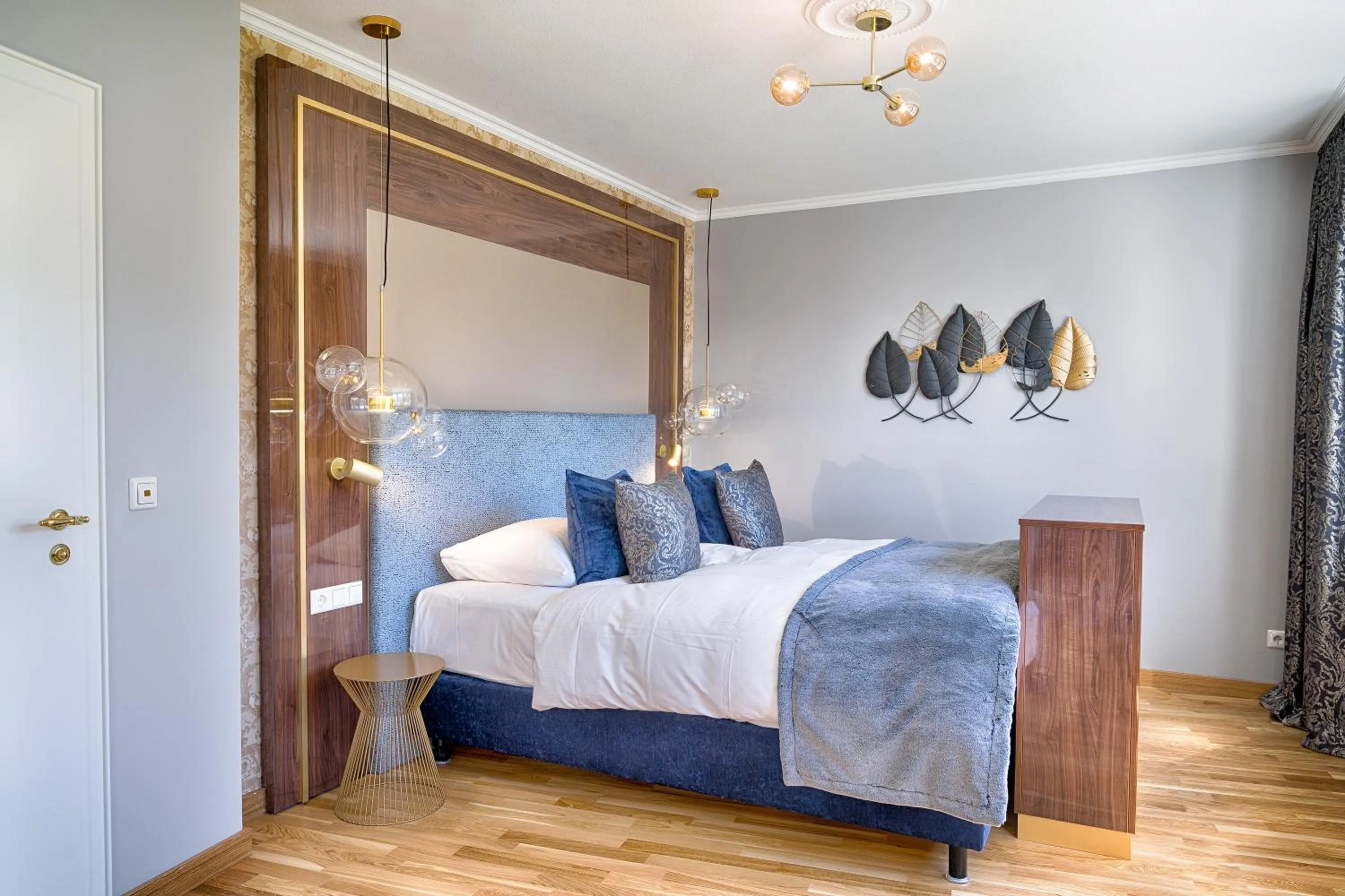 Bed in Parkhotel Adler