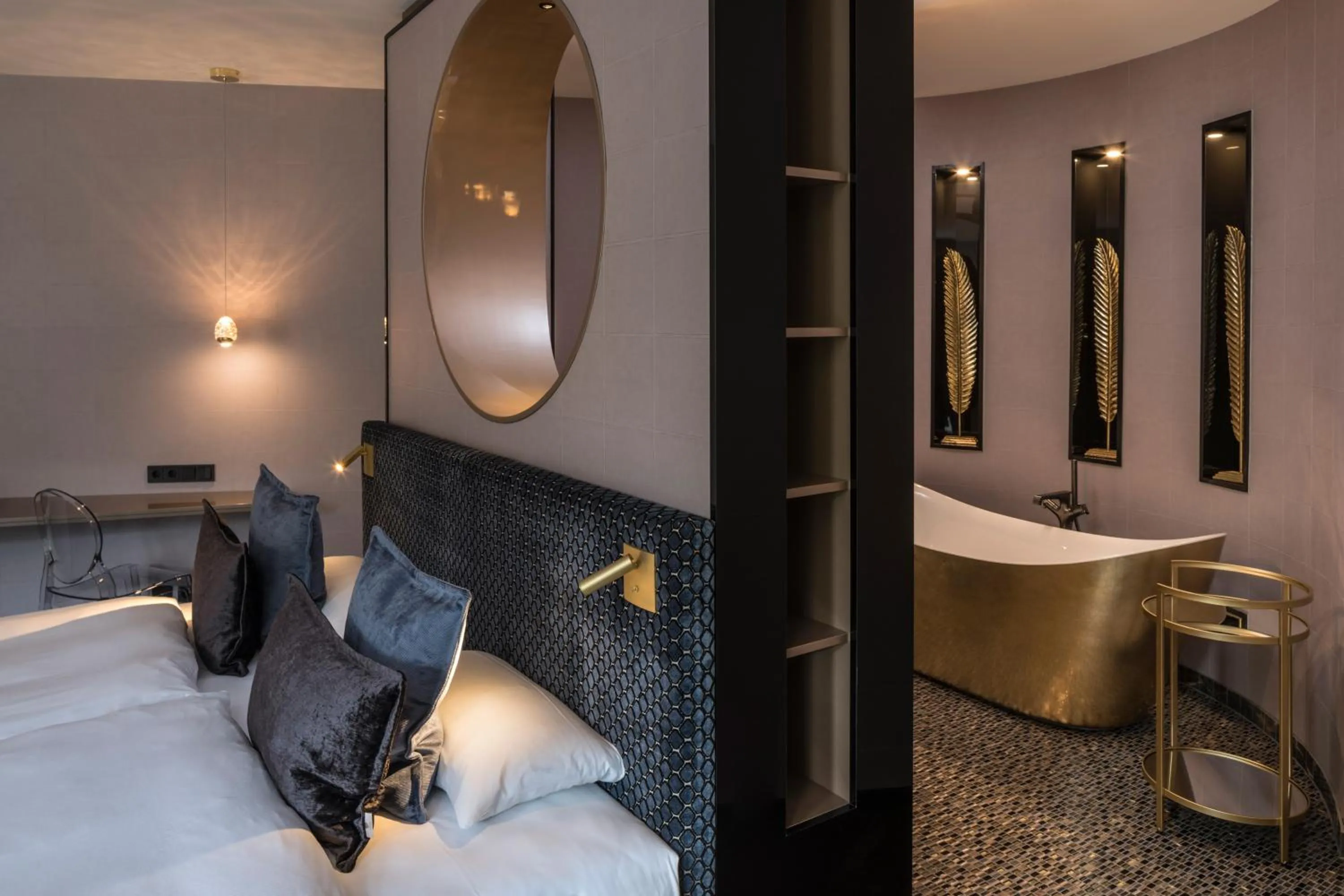 Living room, Bed in Parkhotel Adler