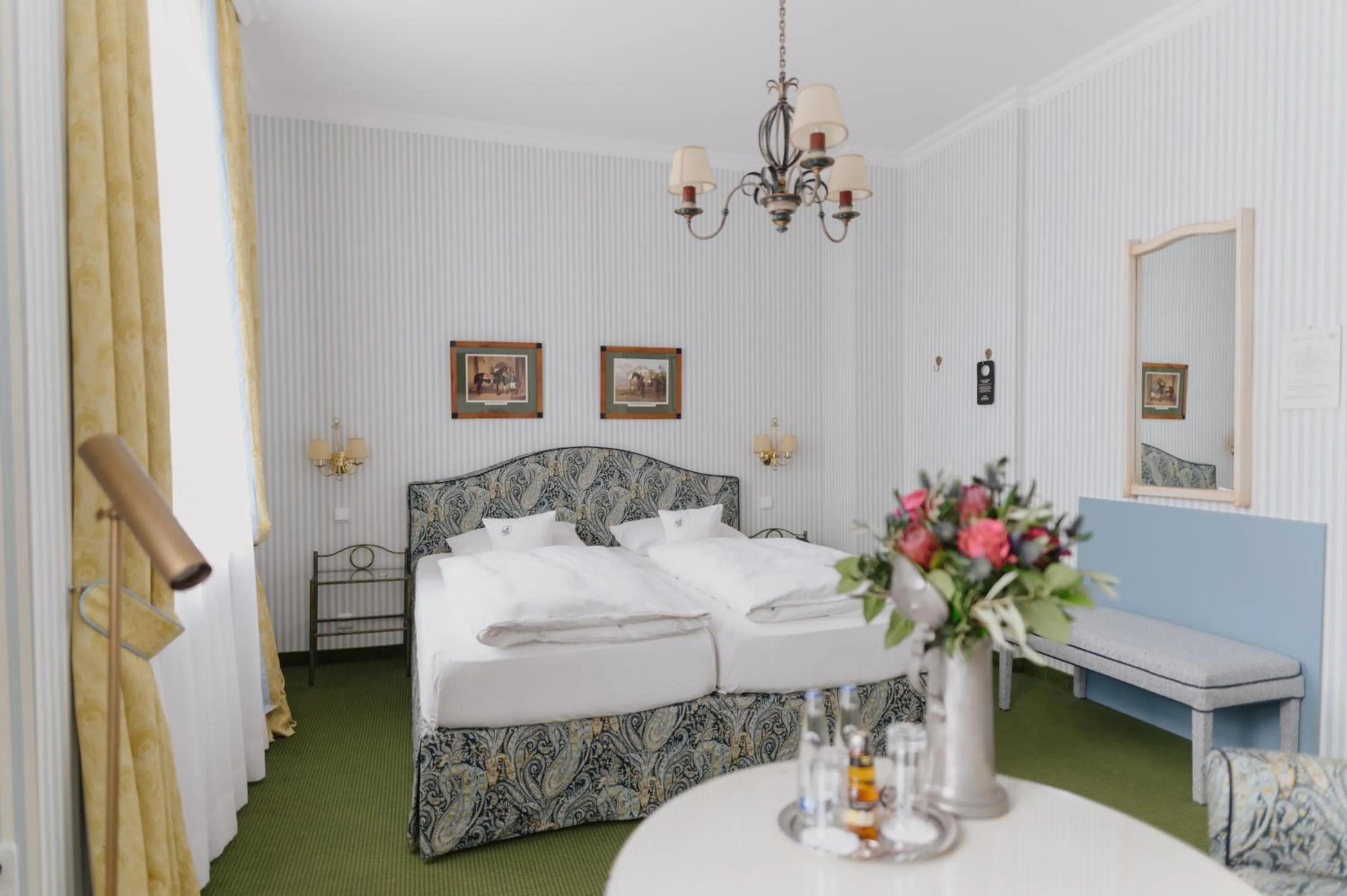 Bed in Romantik Hotel zur Post