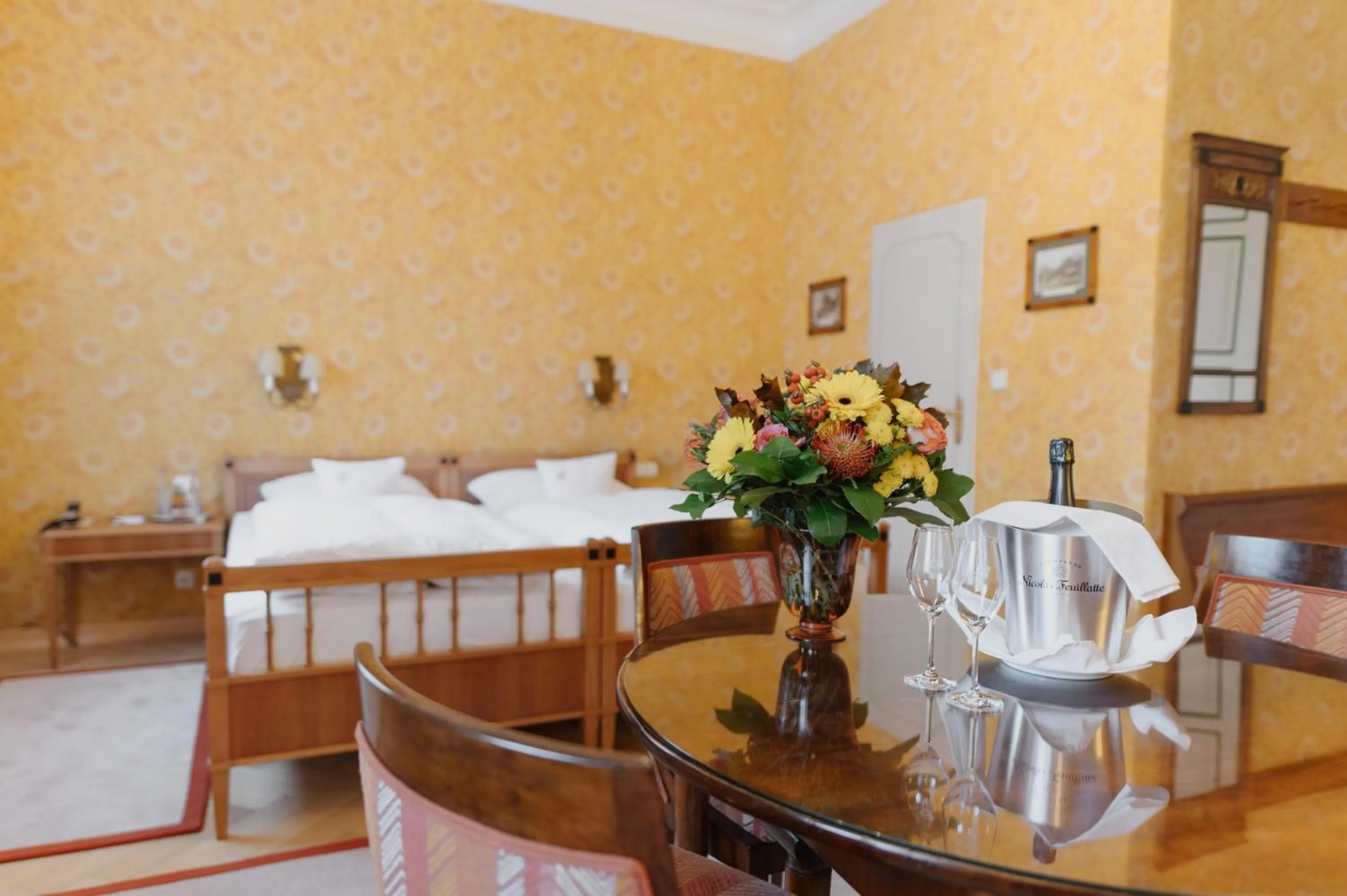 Bed in Romantik Hotel zur Post