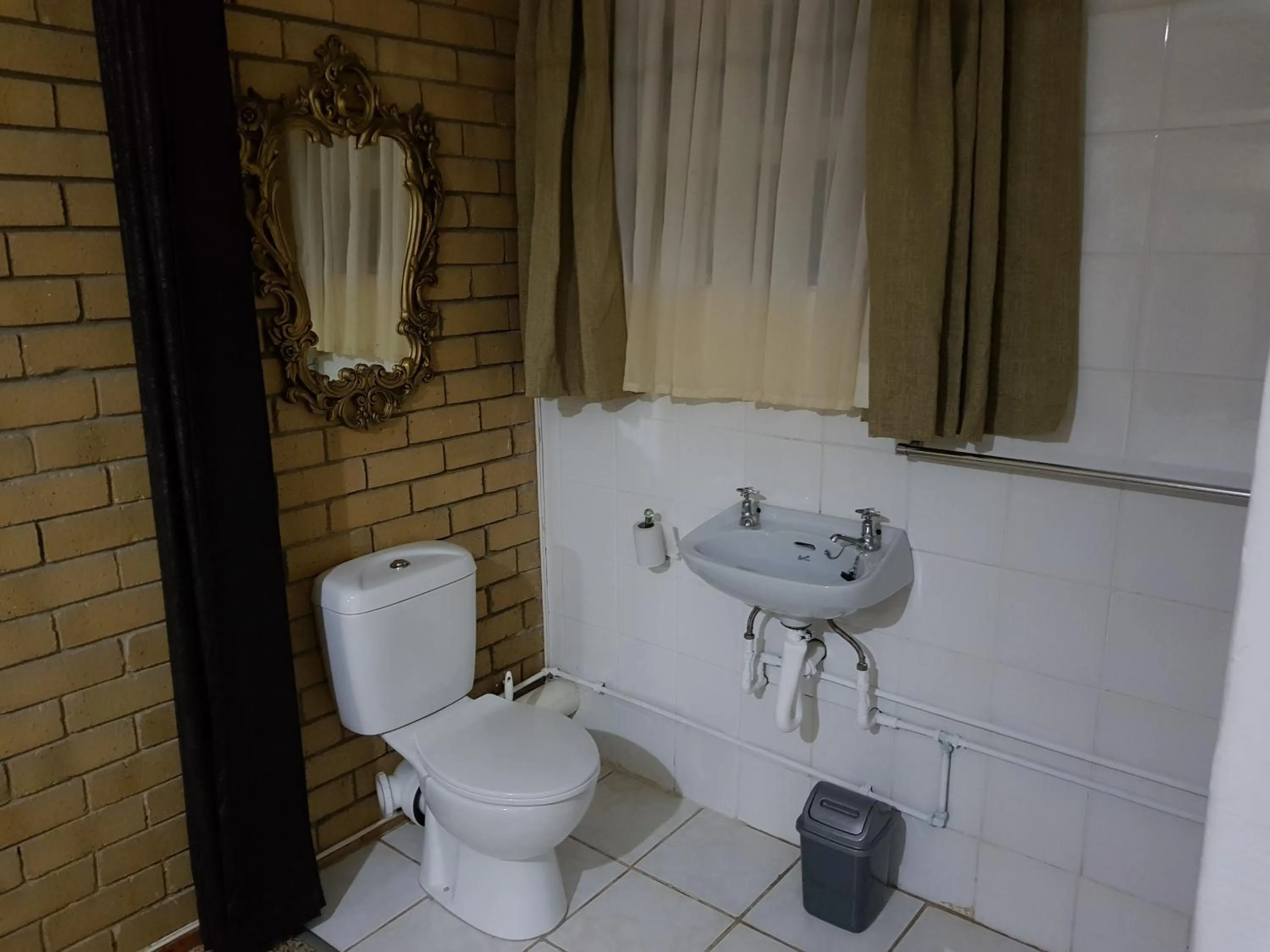 Bathroom in Mountain View Country Estate