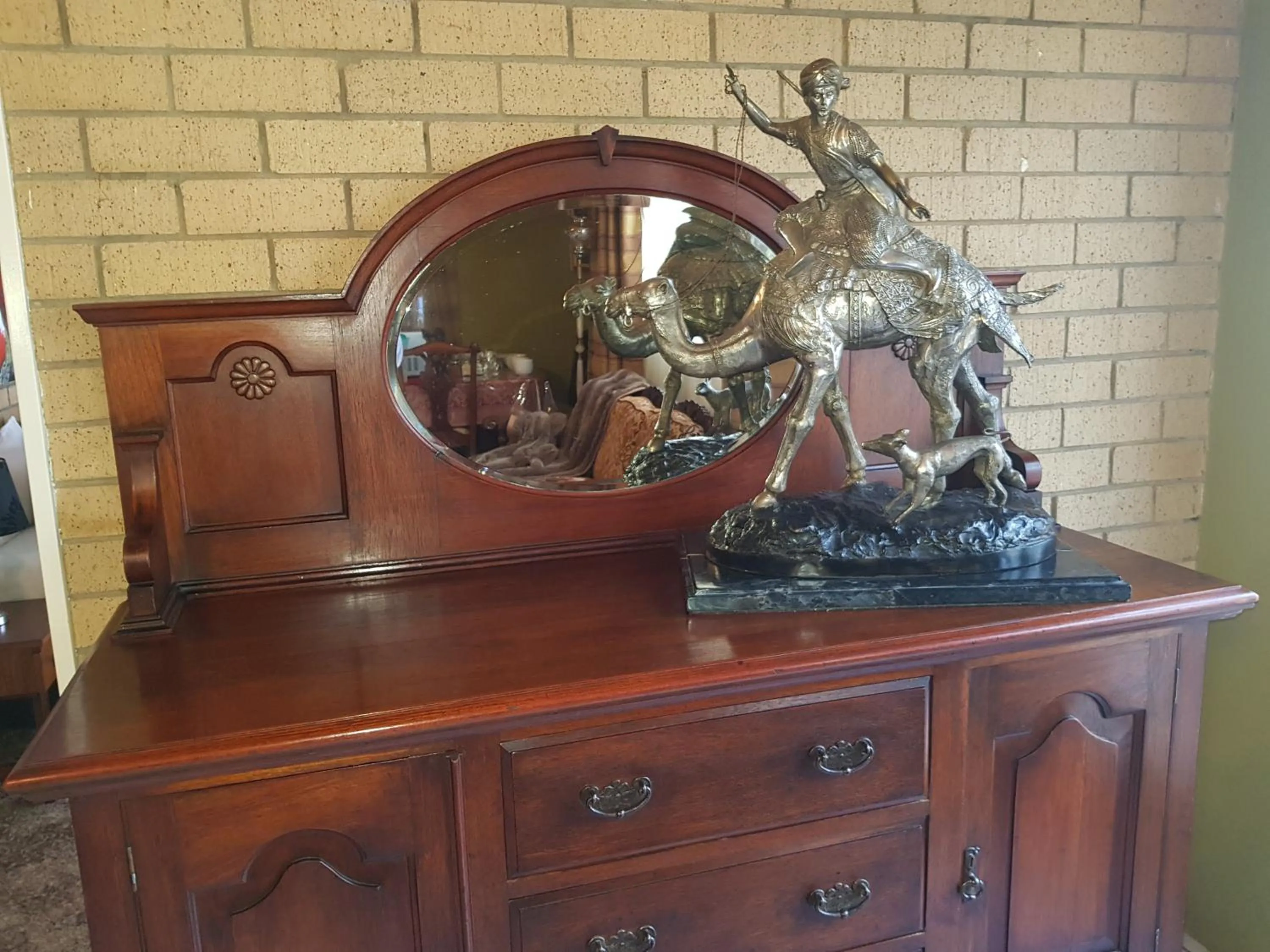 Decorative detail in Mountain View Country Estate