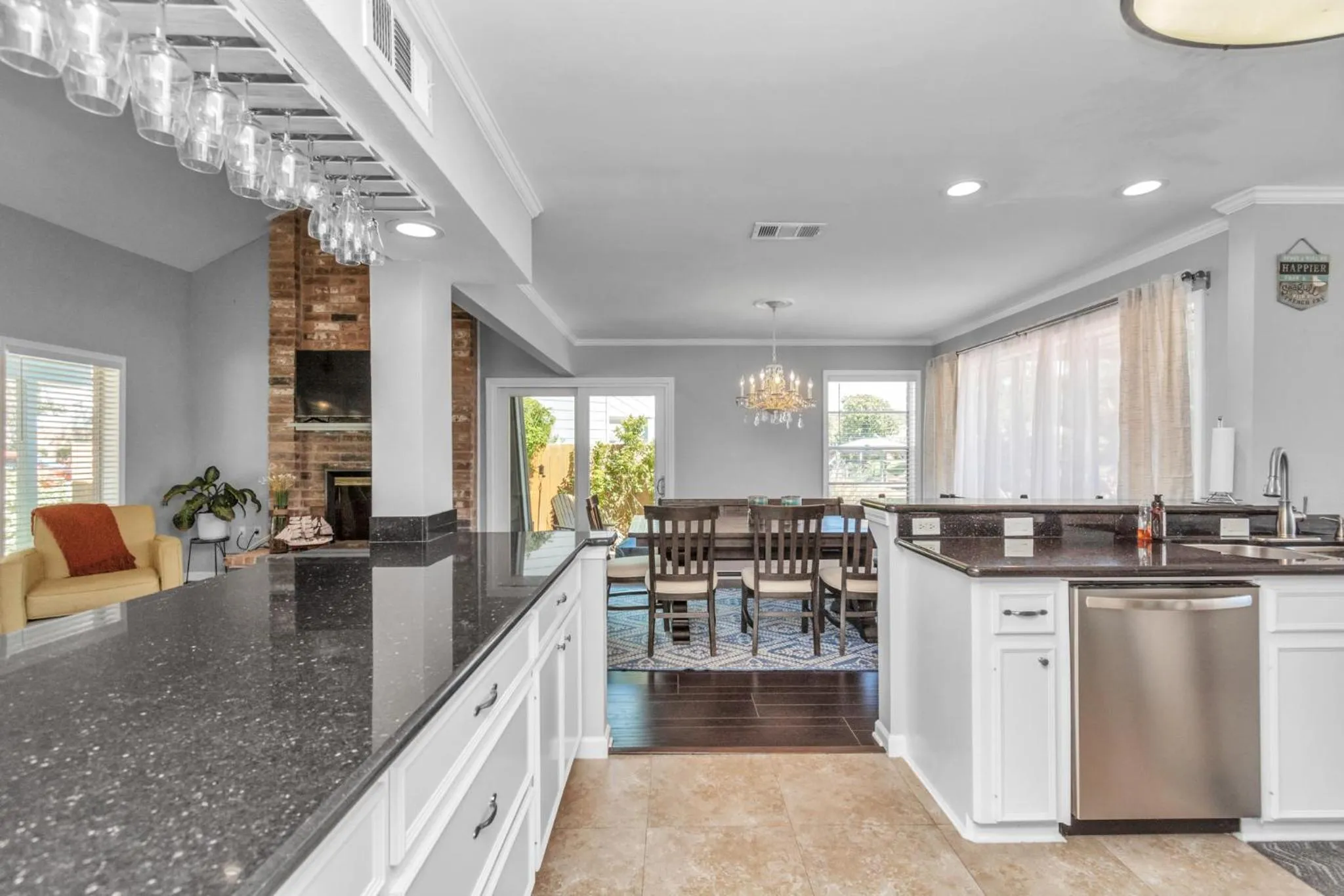 Beauty on the Water! Lake House near the beaches!