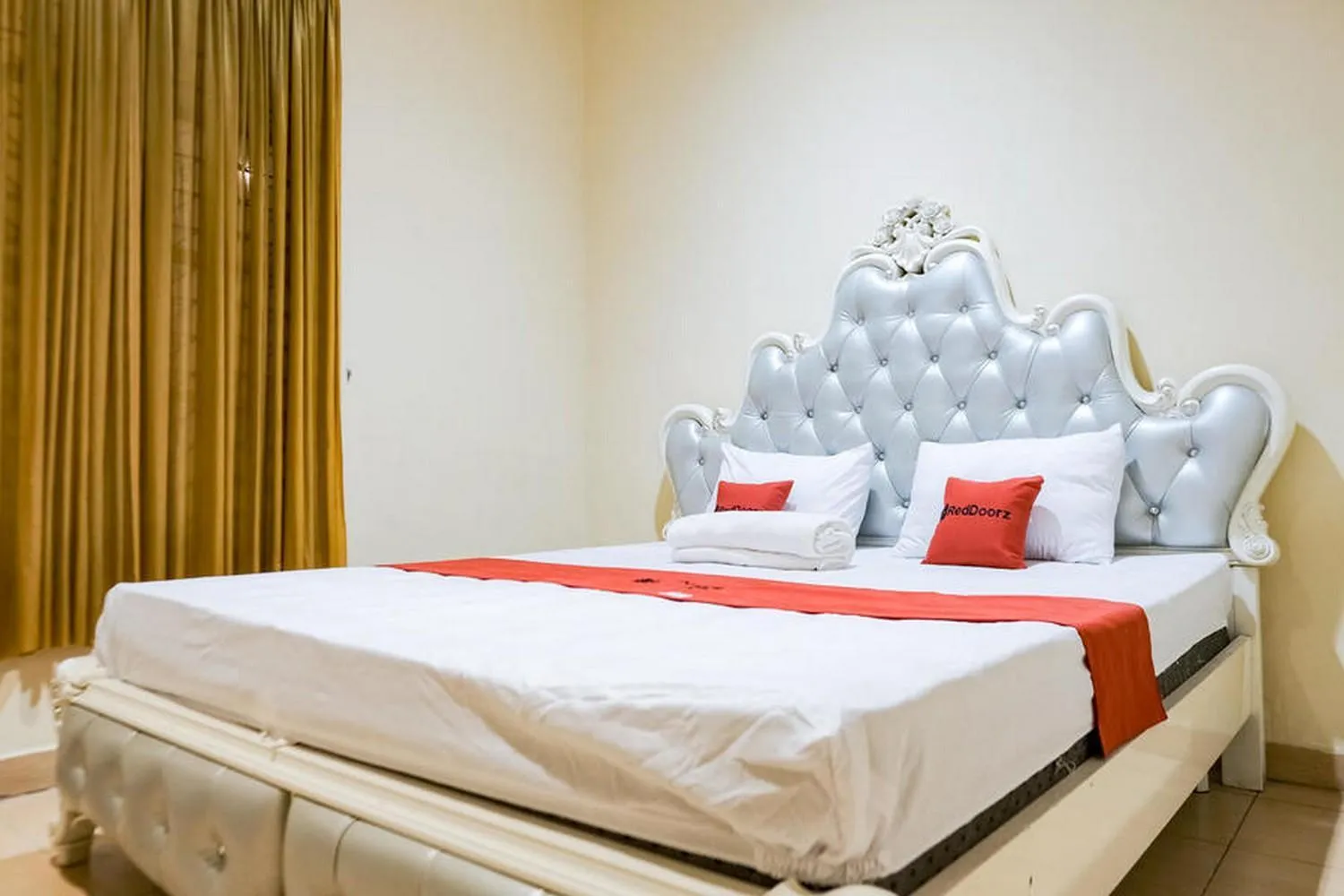 Bedroom, Bed in RedDoorz @ Jalan Gajah Mada Medan 2