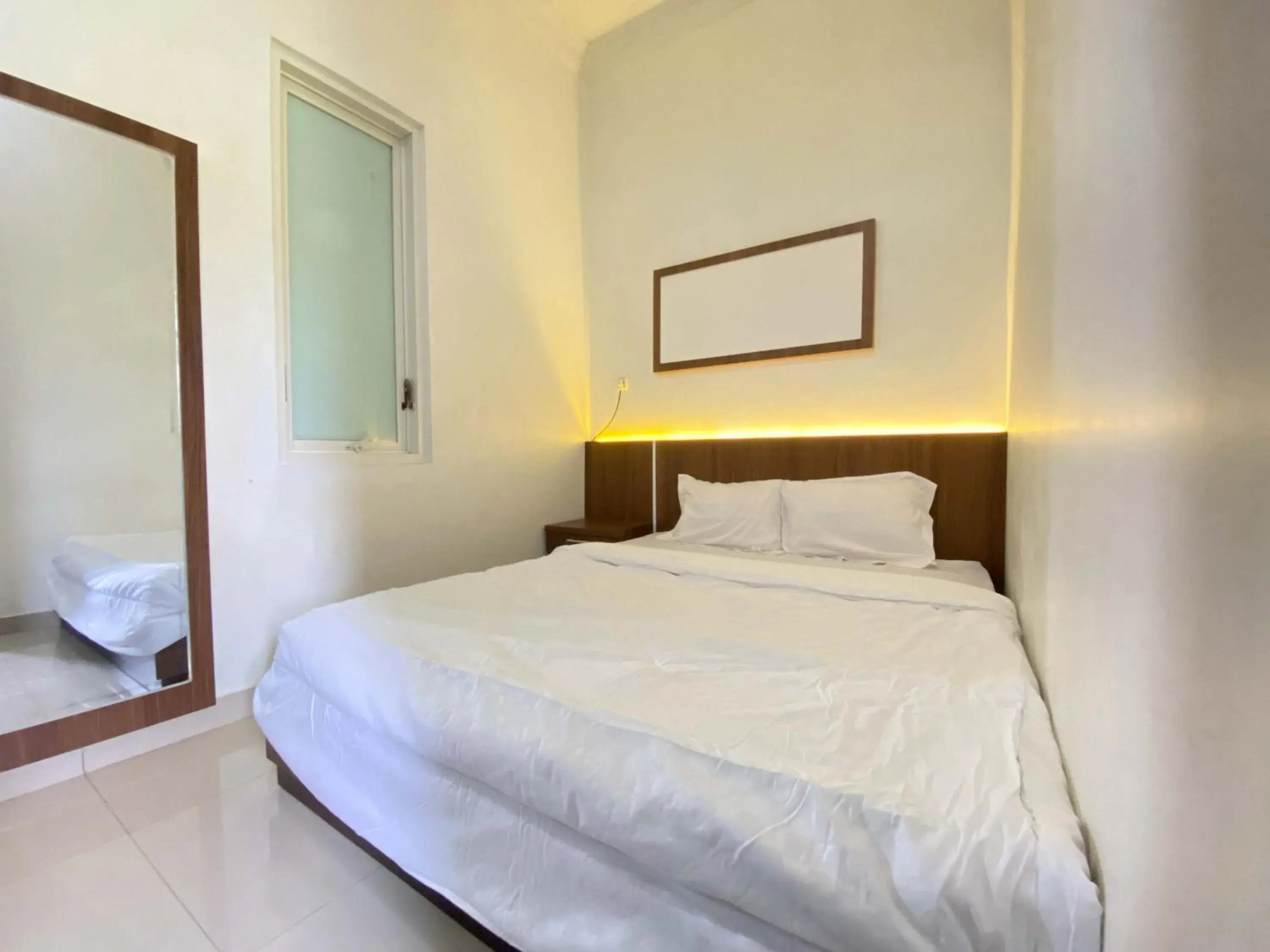 Superior Double Room in ANA INN Ambarawa Mitra RedDoorz Superior Double Room in ANA INN Ambarawa Mitra RedDoorz