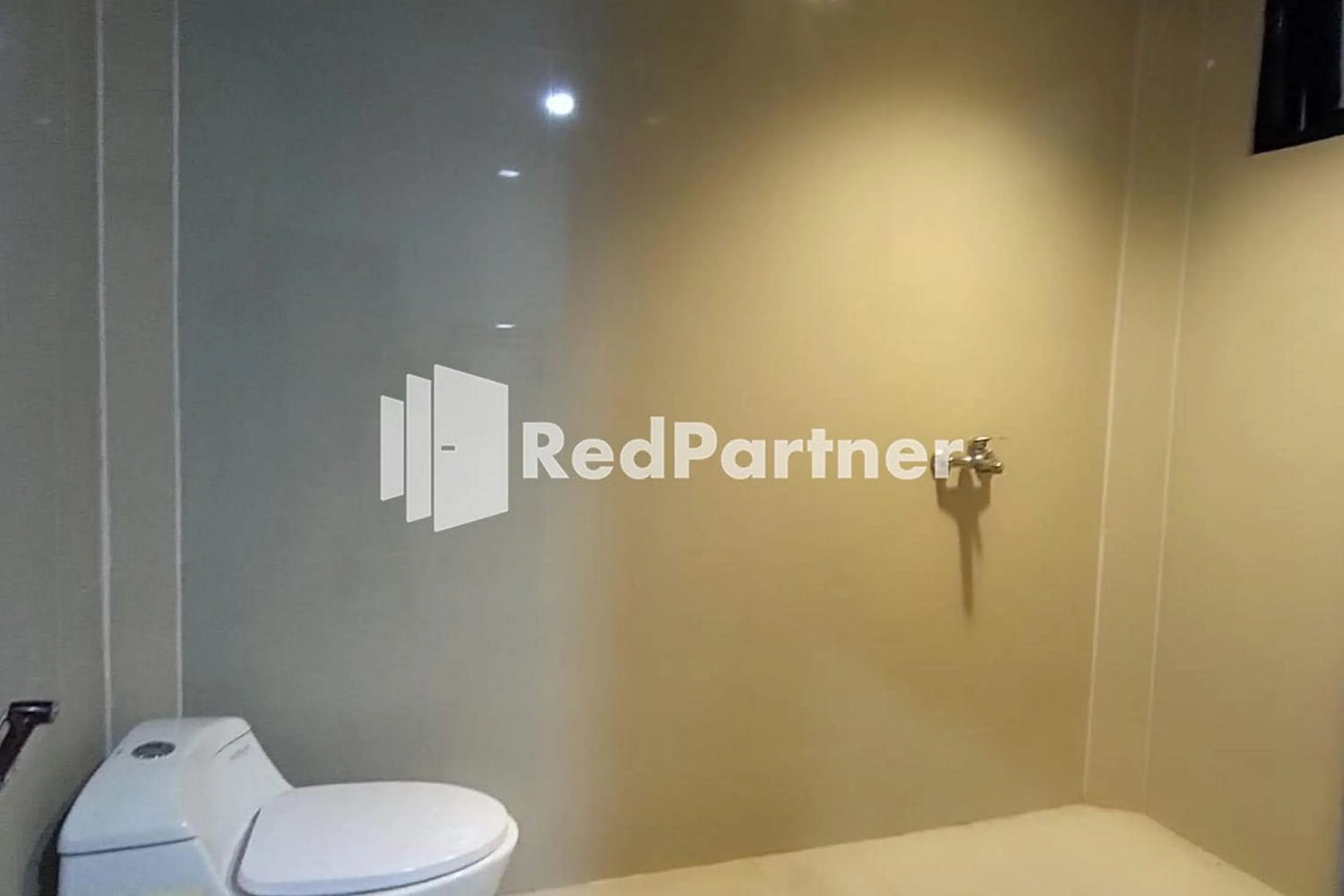 Bathroom in Hotel Abna Sangatta Mitra RedDoorz
