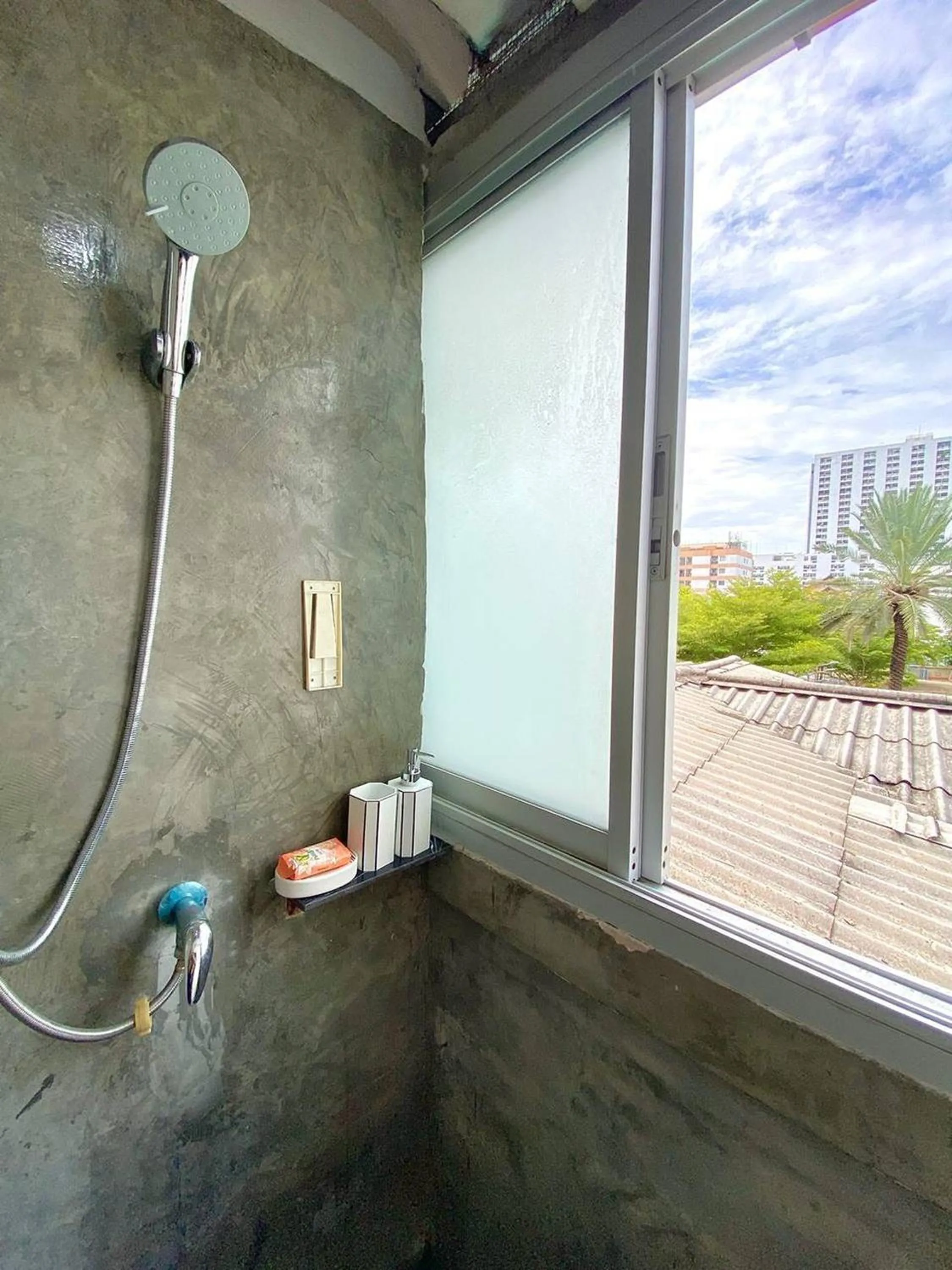 Bathroom in Hostel Lemon Siam Petchaburi Road