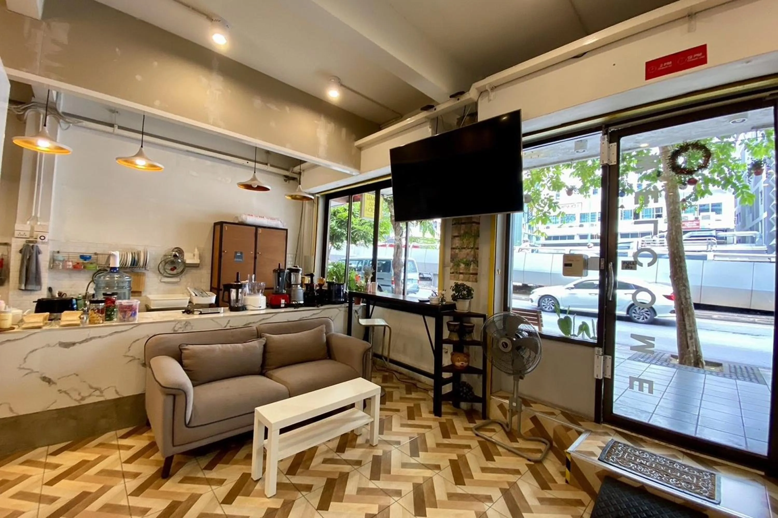 Area and facilities in Hostel Lemon Siam Petchaburi Road