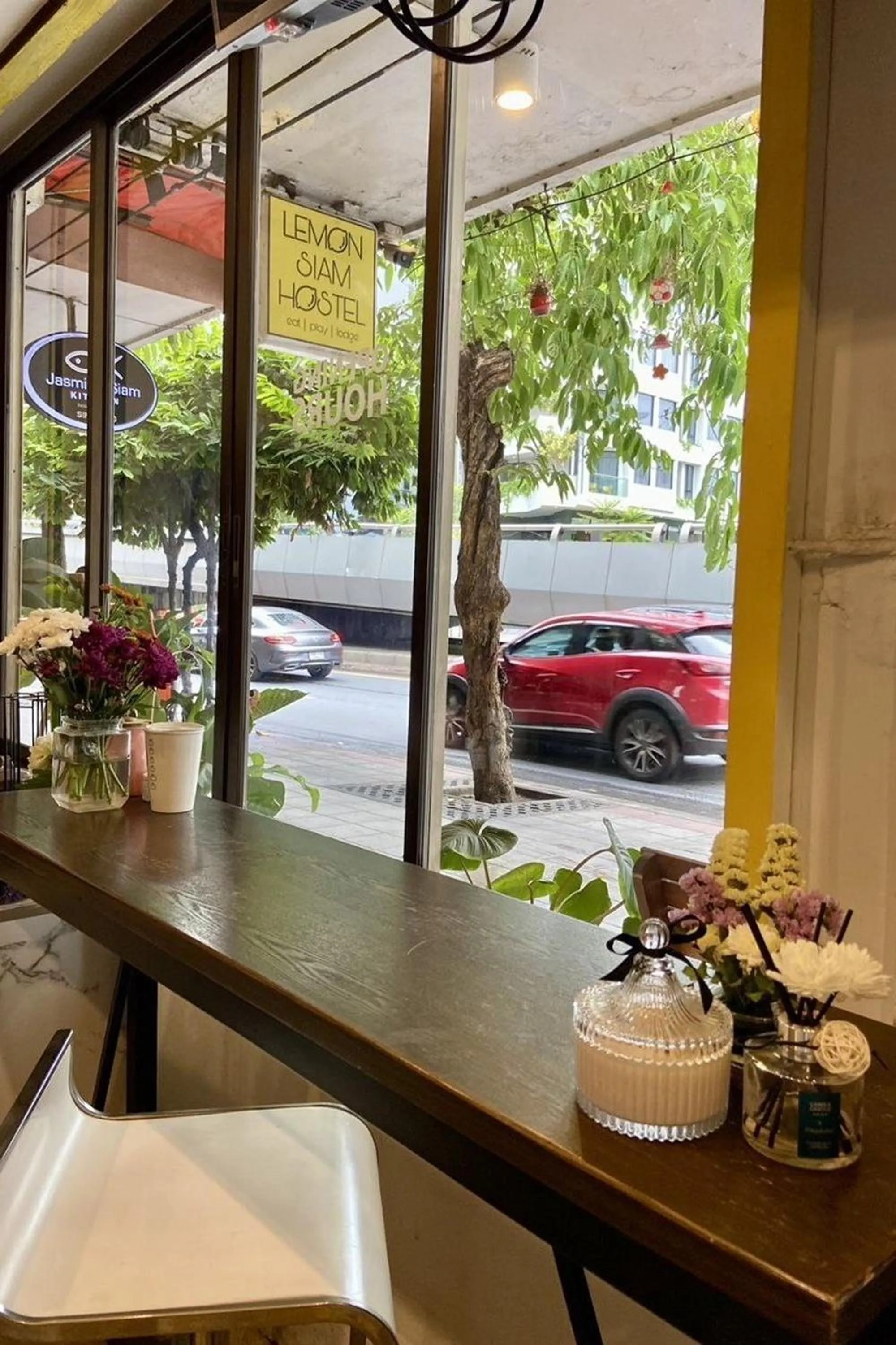 Area and facilities in Hostel Lemon Siam Petchaburi Road