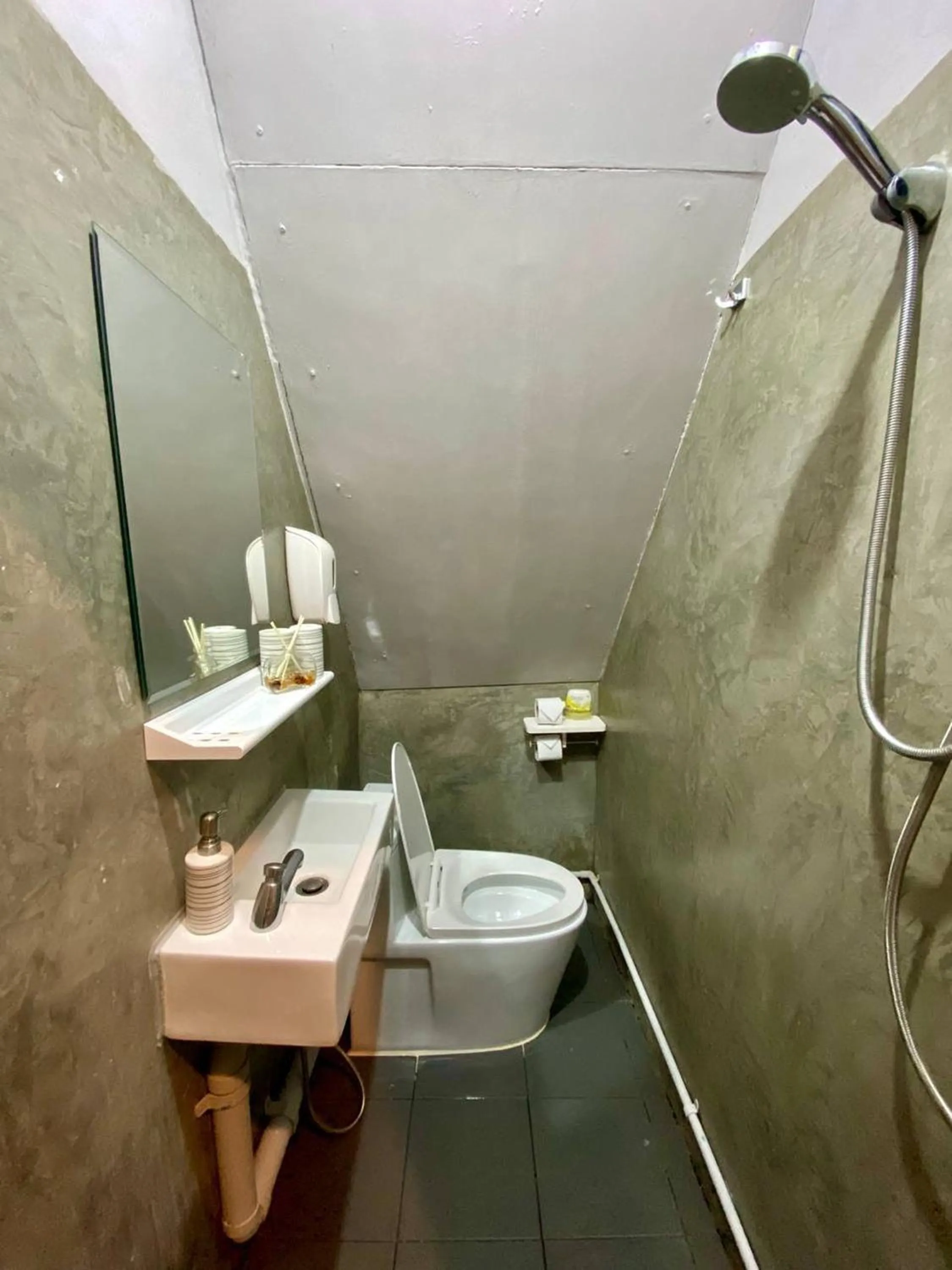 Bathroom in Hostel Lemon Siam Petchaburi Road