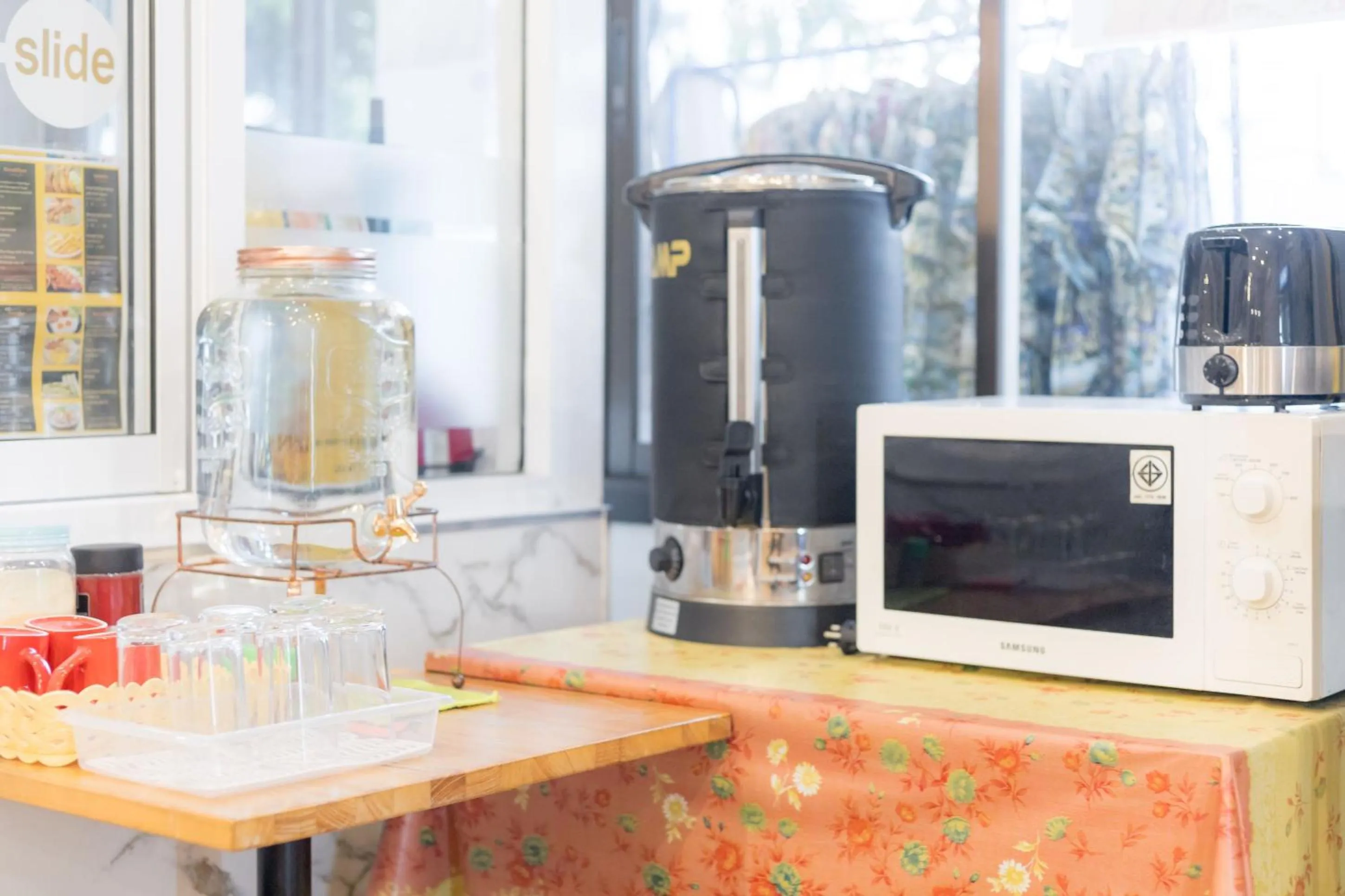 Area and facilities in Hostel Lemon Siam Petchaburi Road