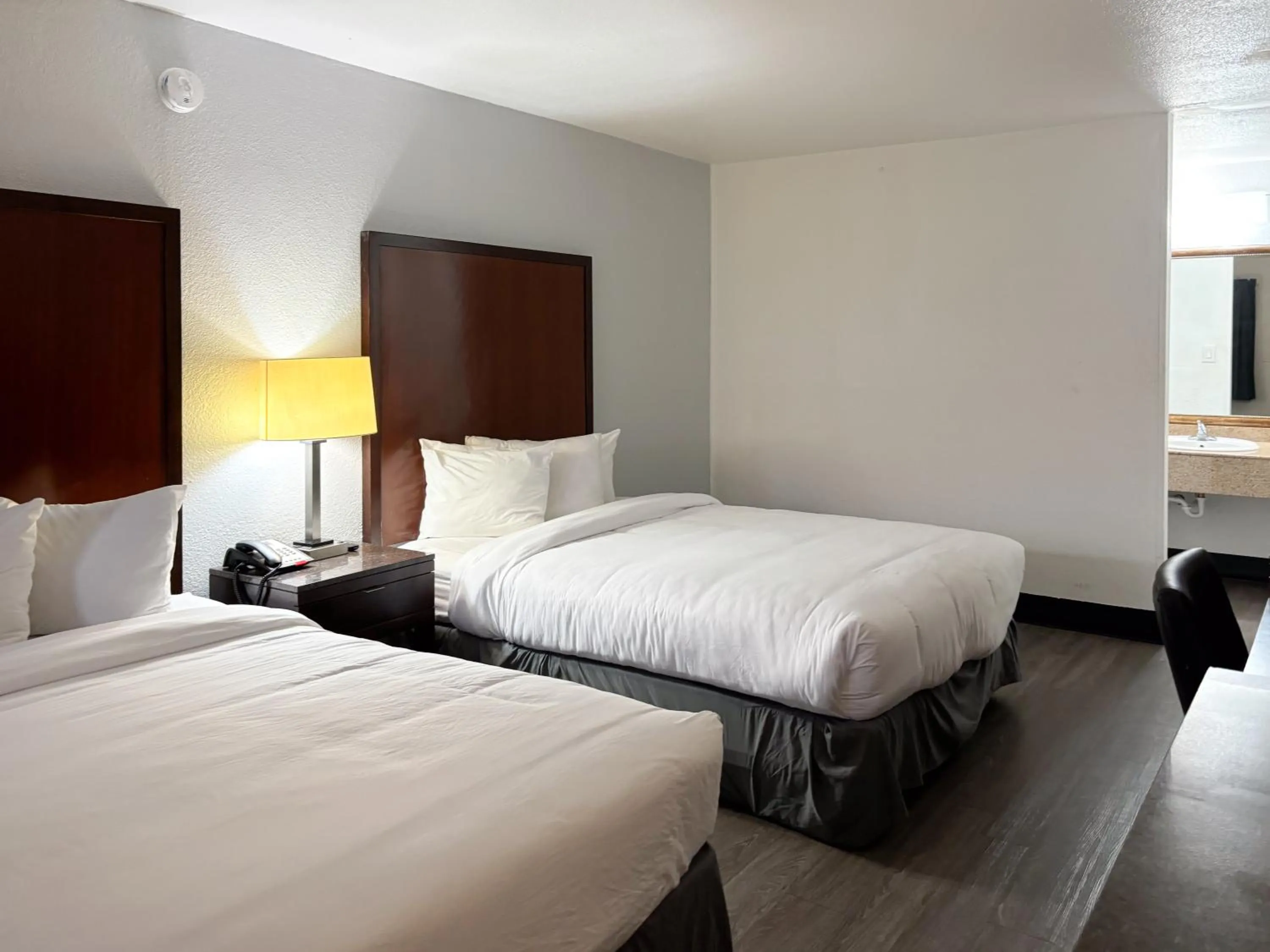 Photo of the whole room, Bed in Extend -a -Suites Mesa