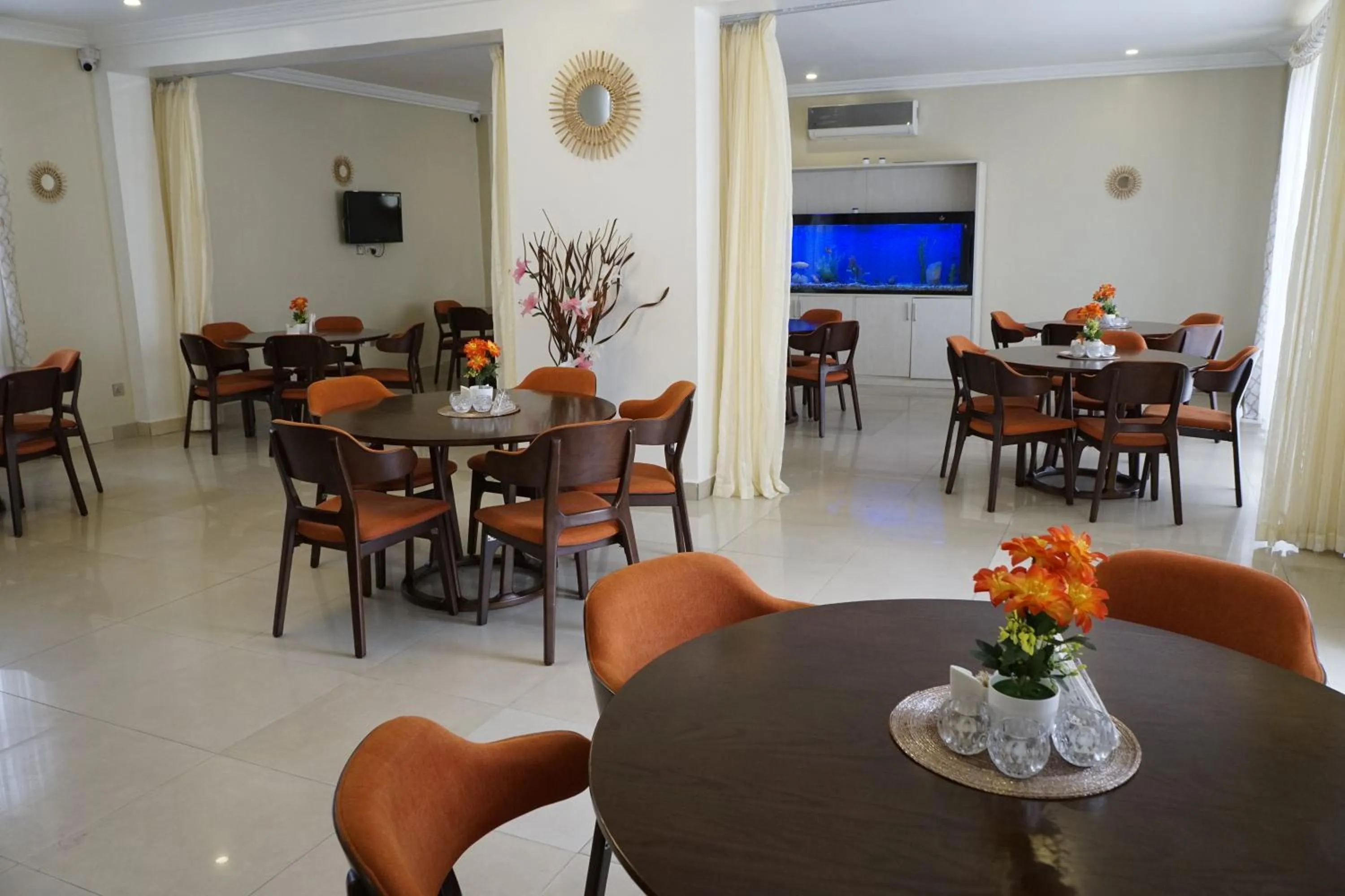 Restaurant/places to eat in Sonia Hotel