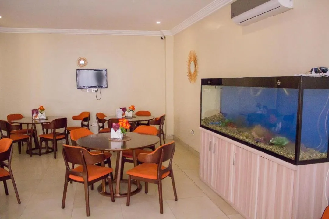 Restaurant/places to eat in Sonia Hotel