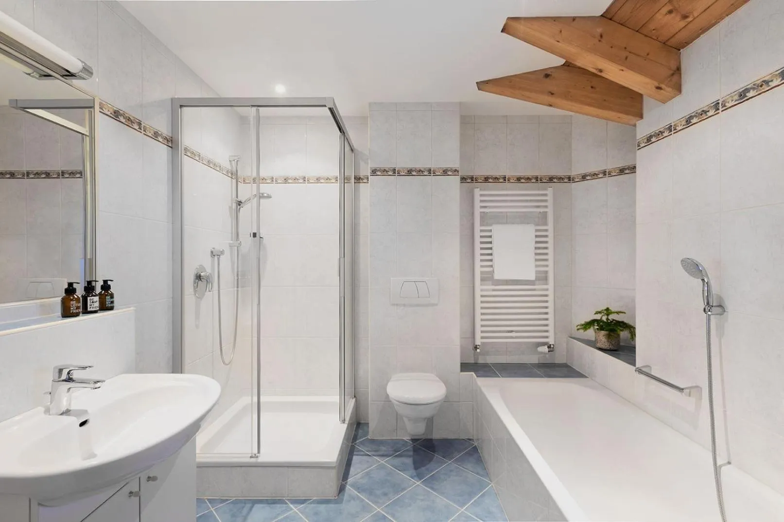 Bathroom in Holzhackerin - the charming Haus am Berg