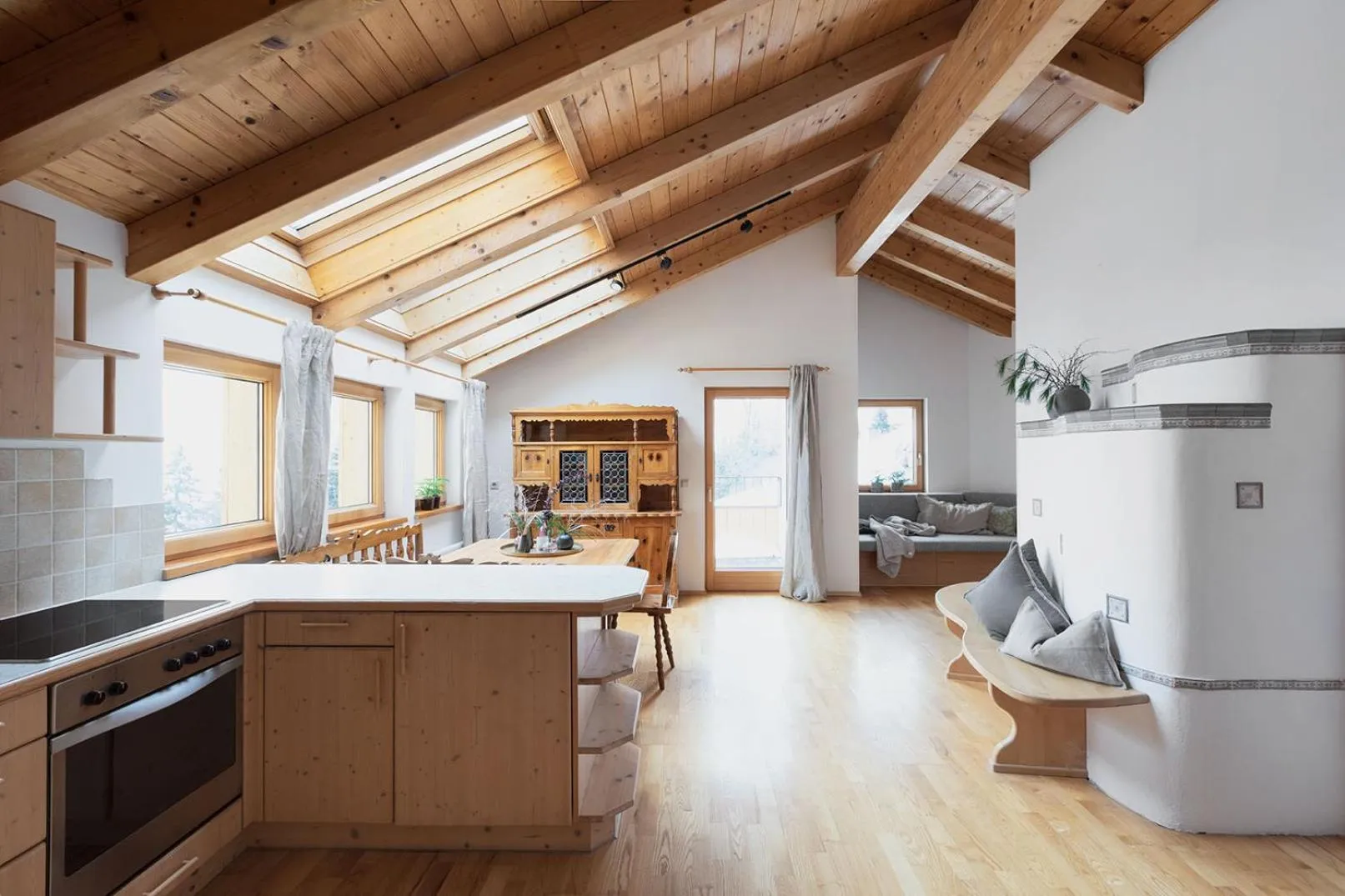 Kitchen or kitchenette in Holzhackerin - the charming Haus am Berg