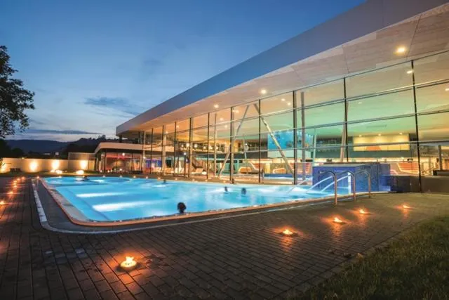 Swimming pool in Emser ThermenHotel