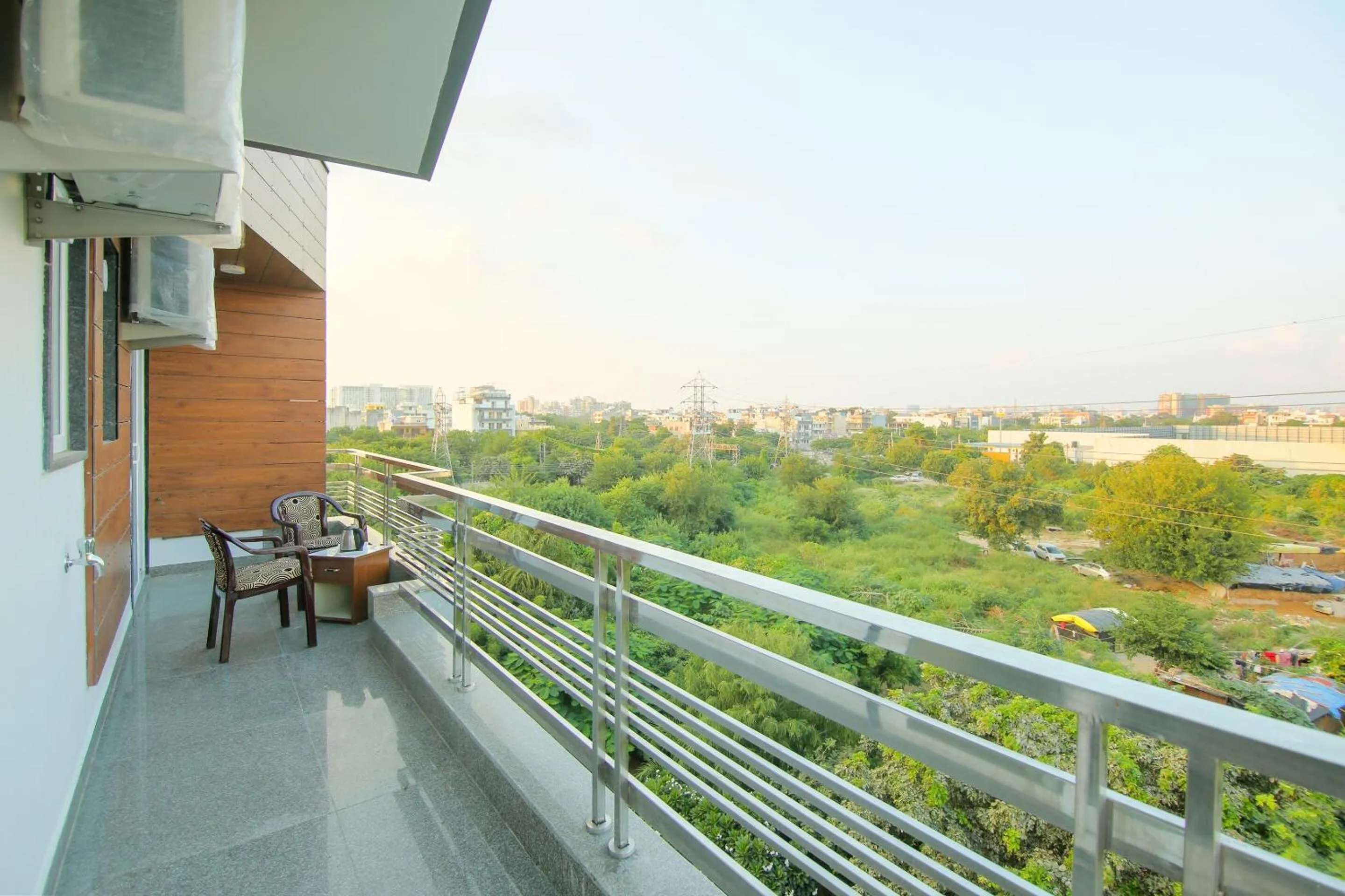 Bedroom in Collection O Corporate Suite Near Omaxe Celebration Mall