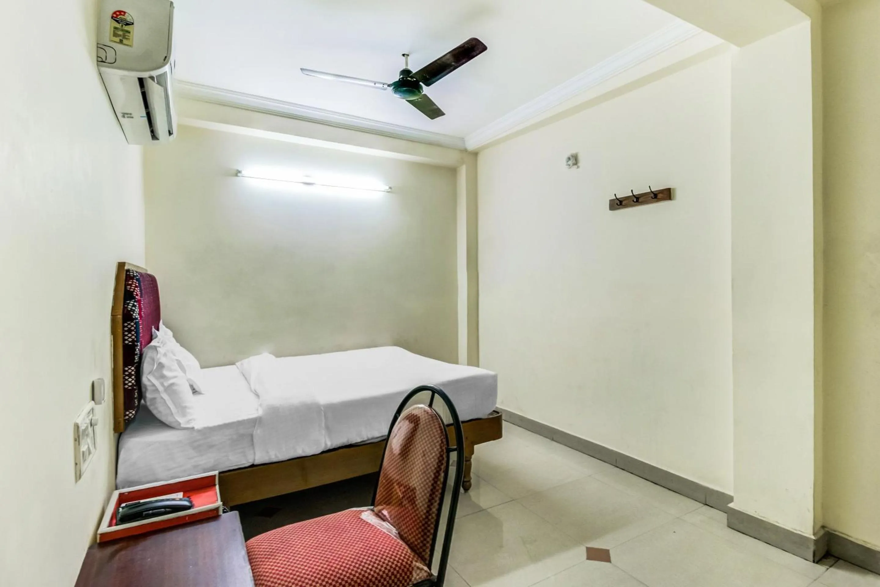 Bedroom, Bed in SPOT ON Swarna Mayuri