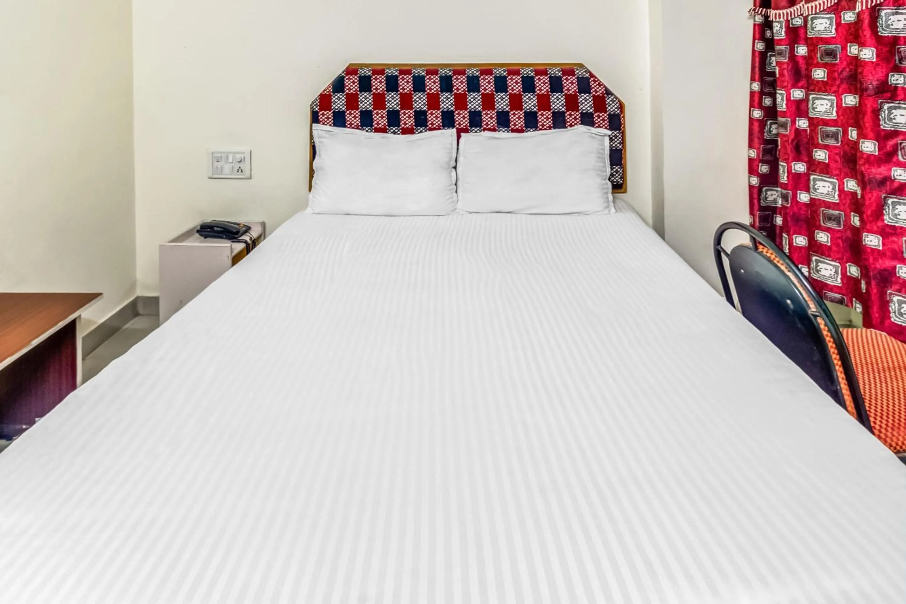 Bedroom, Bed in SPOT ON Swarna Mayuri