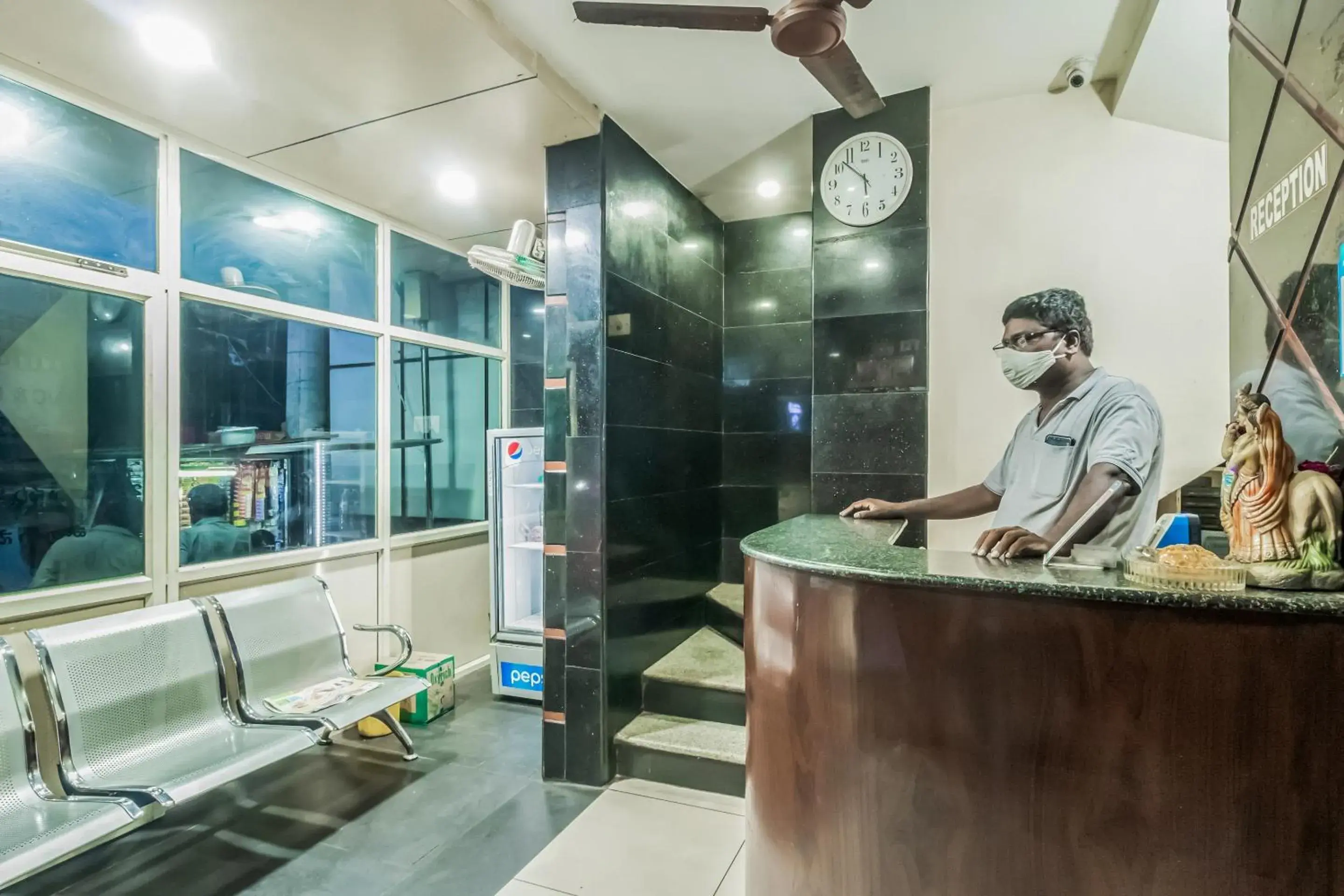 SPOT ON Swarna Mayuri SPOT ON Swarna Mayuri