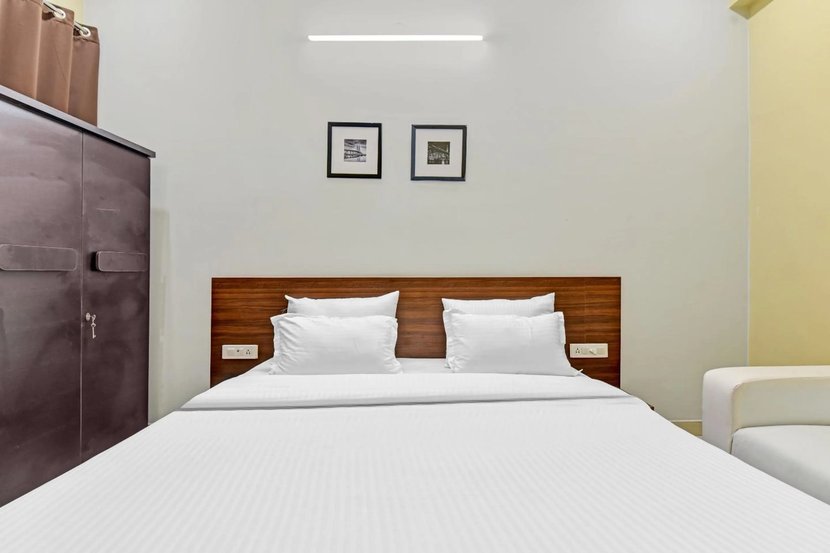 Bedroom in Hotel O Shri Ganesh