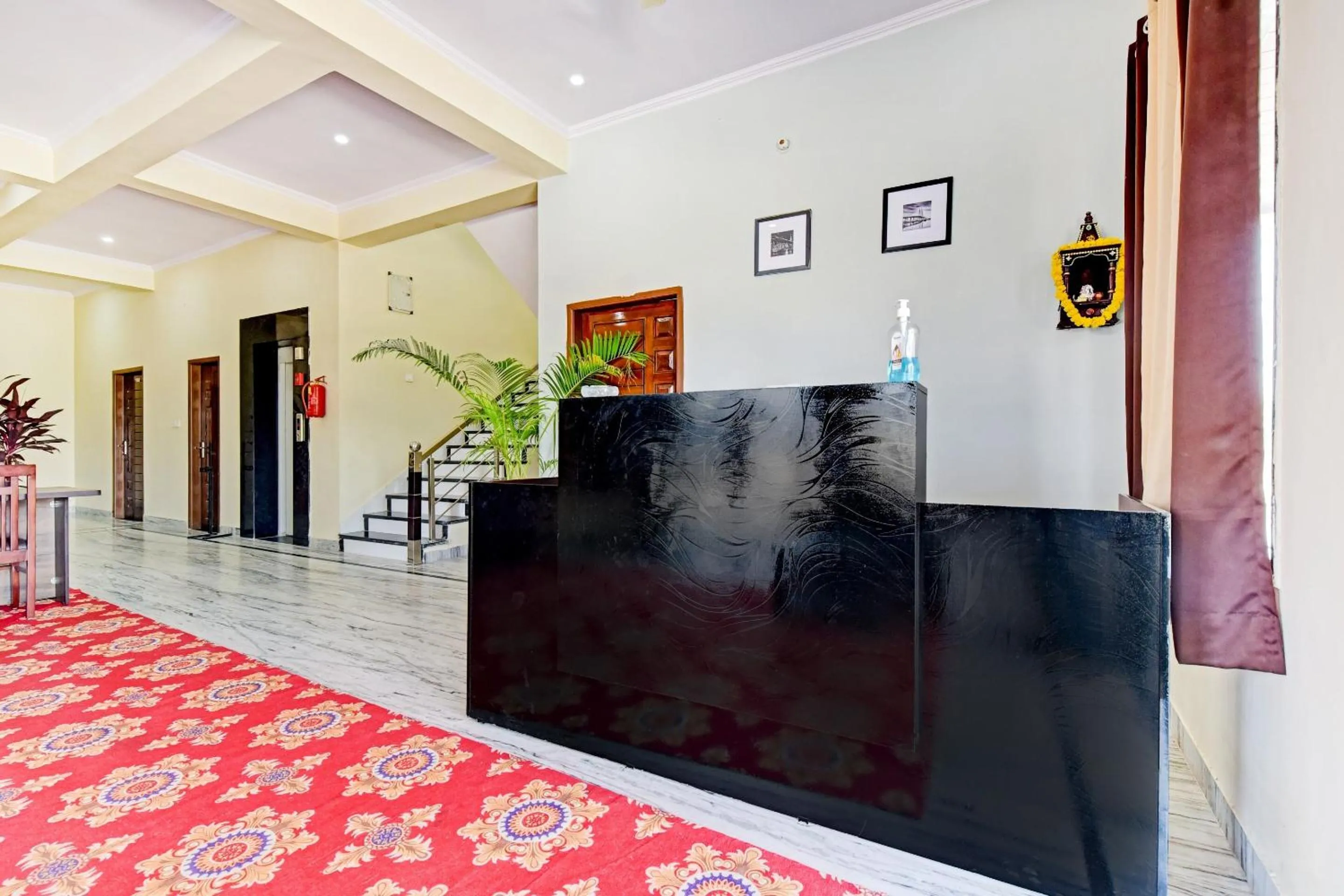 Lobby or reception in Hotel O Shri Ganesh
